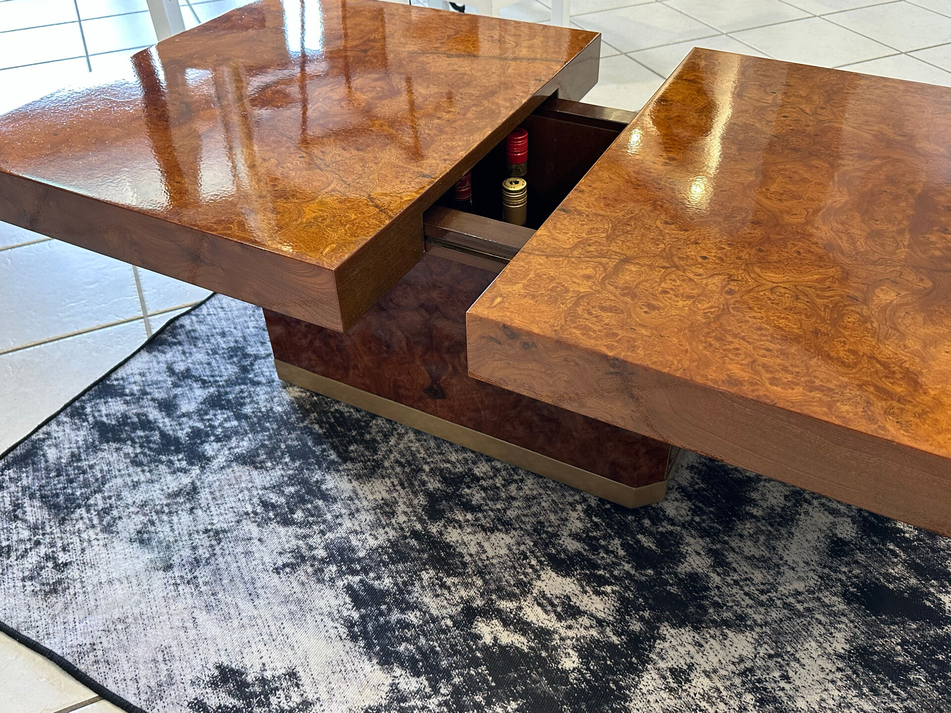 Table basse bar  en Loupe d’orme maison  Lancel vintage 1970