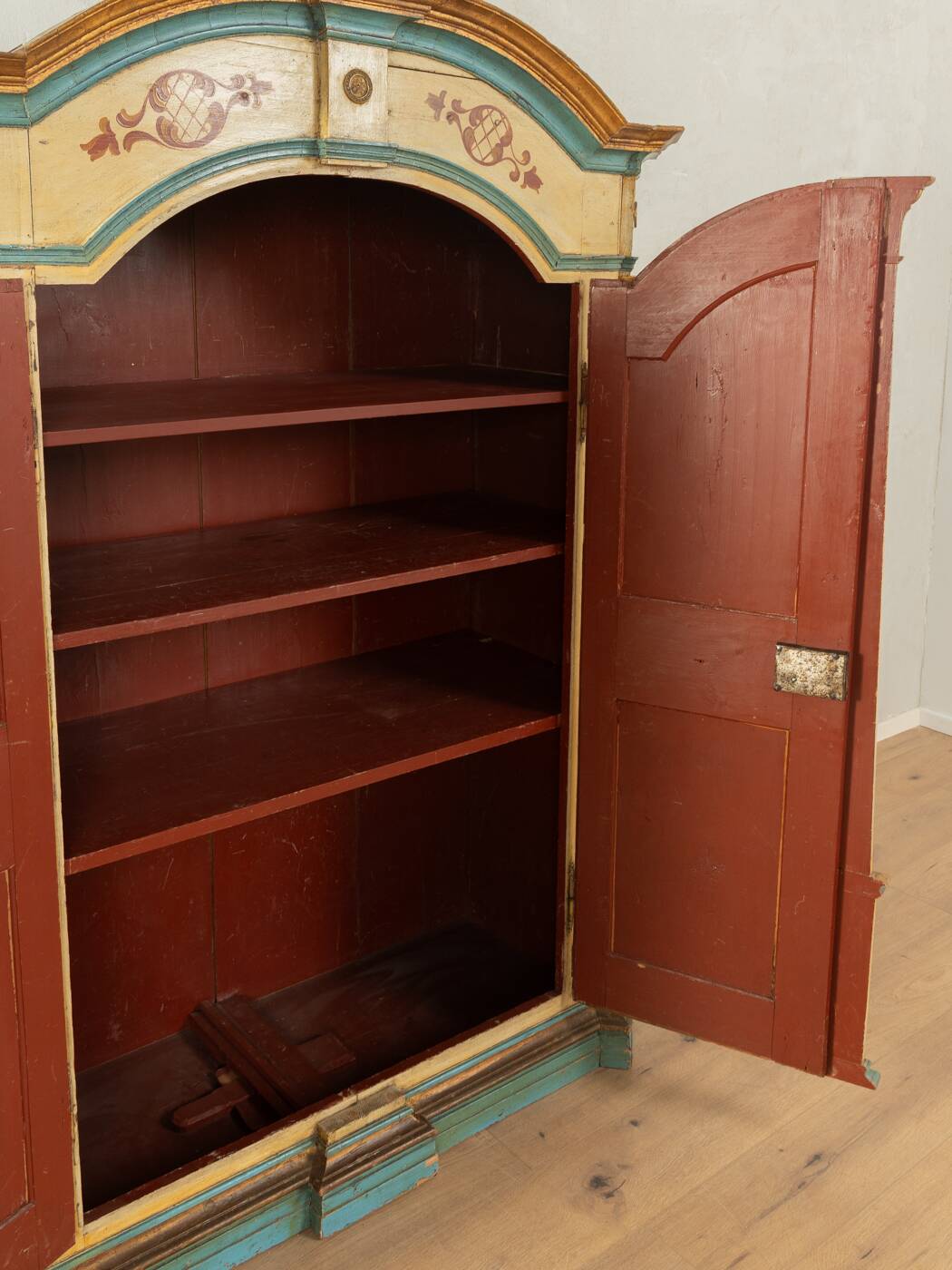 Armoire ancienne / 18e siècle
