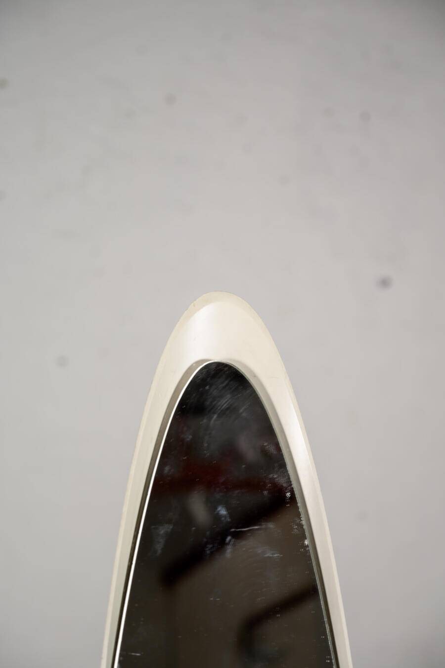 Mirror Nail