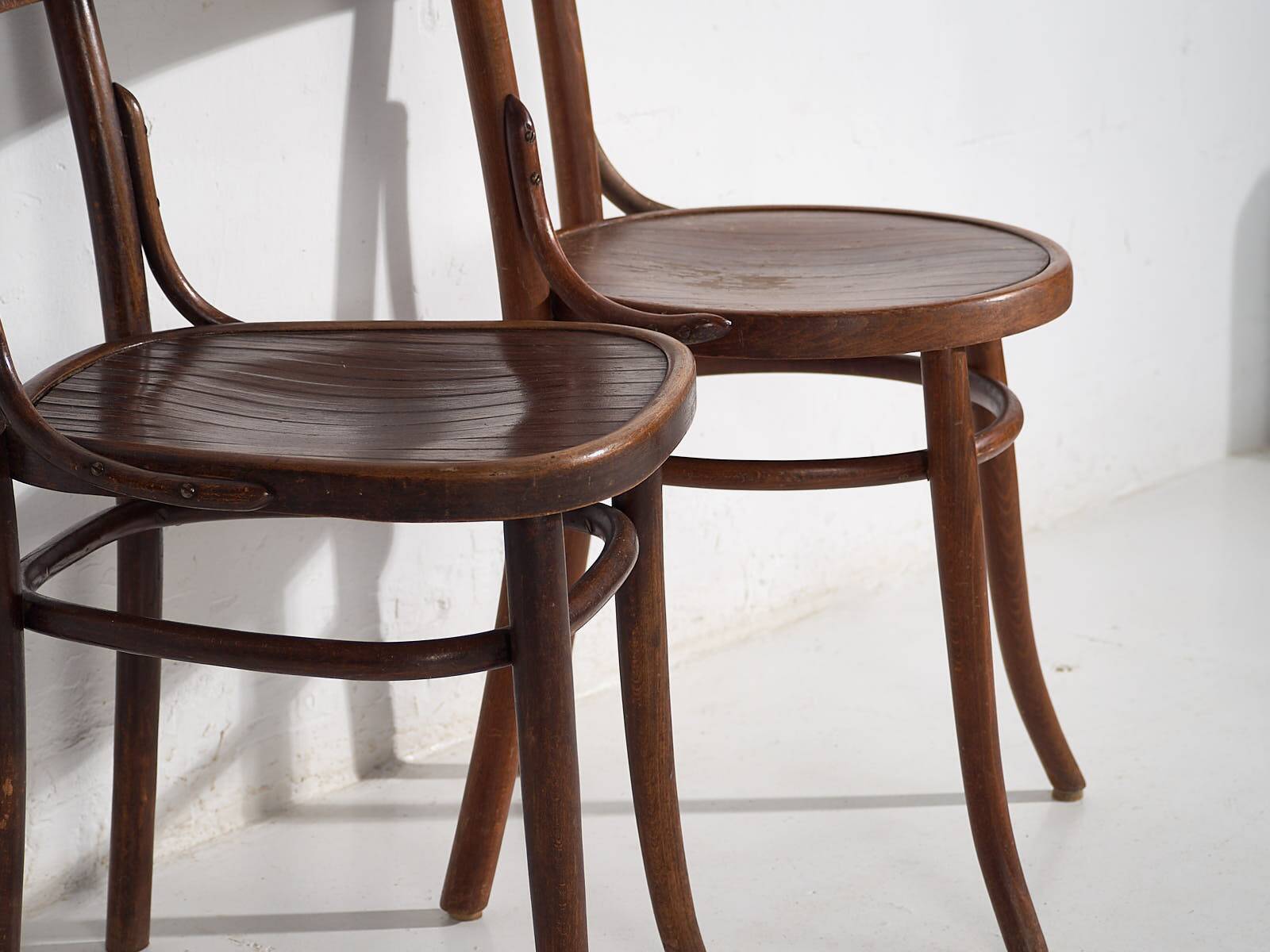 Antique Thonet bentwood chairs (c.1940). Set of 4 pieces
