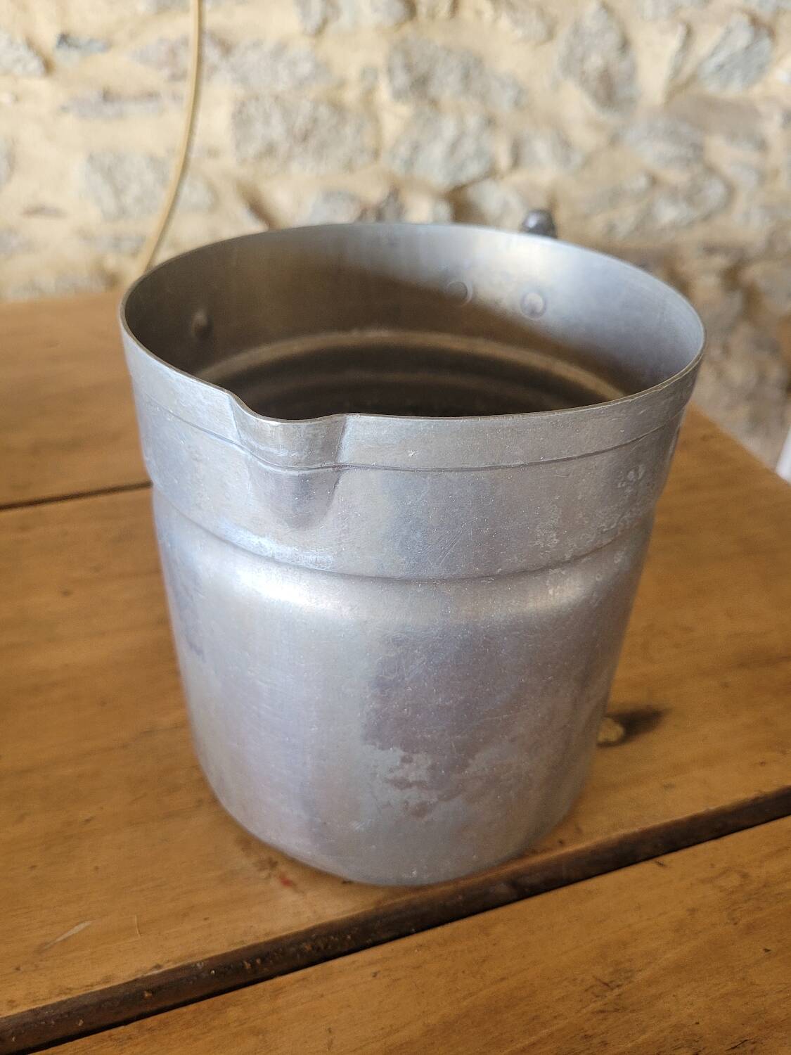Milk pot