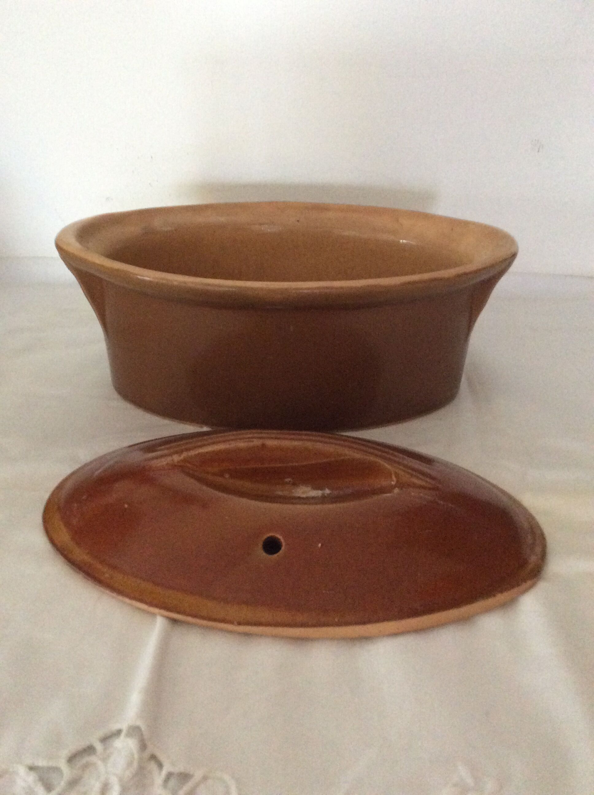 Pot à terrine avec couvercle en terre cuite forme oval fabrication