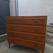 Vintage chest of drawers with tapered legs, 1950s design, 4 drawers.