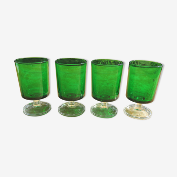 4 verres en verre vert vintage de chez Arcoroc