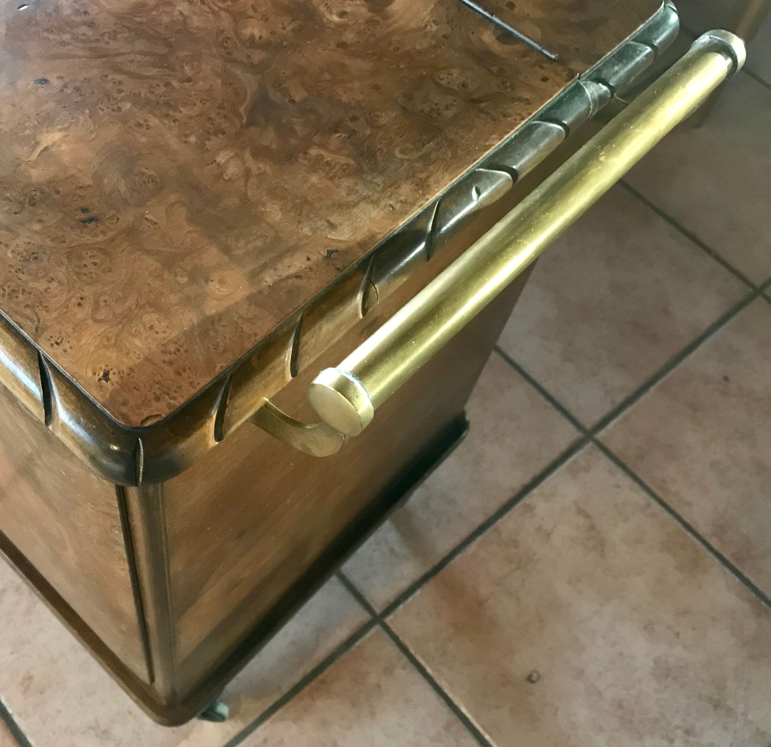 Trolley bar serves Art Deco