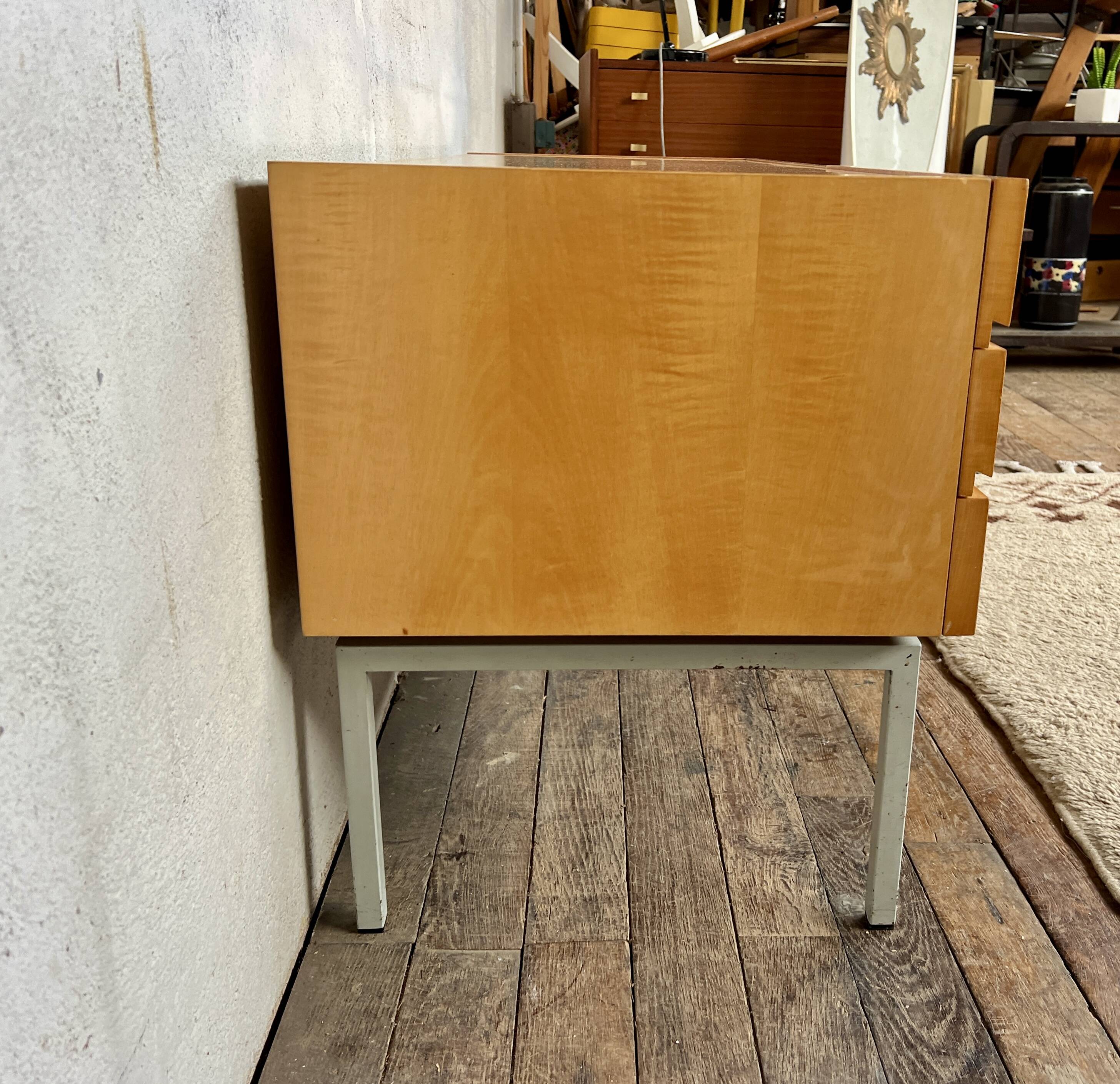 Enfilade scandinave en bois clair