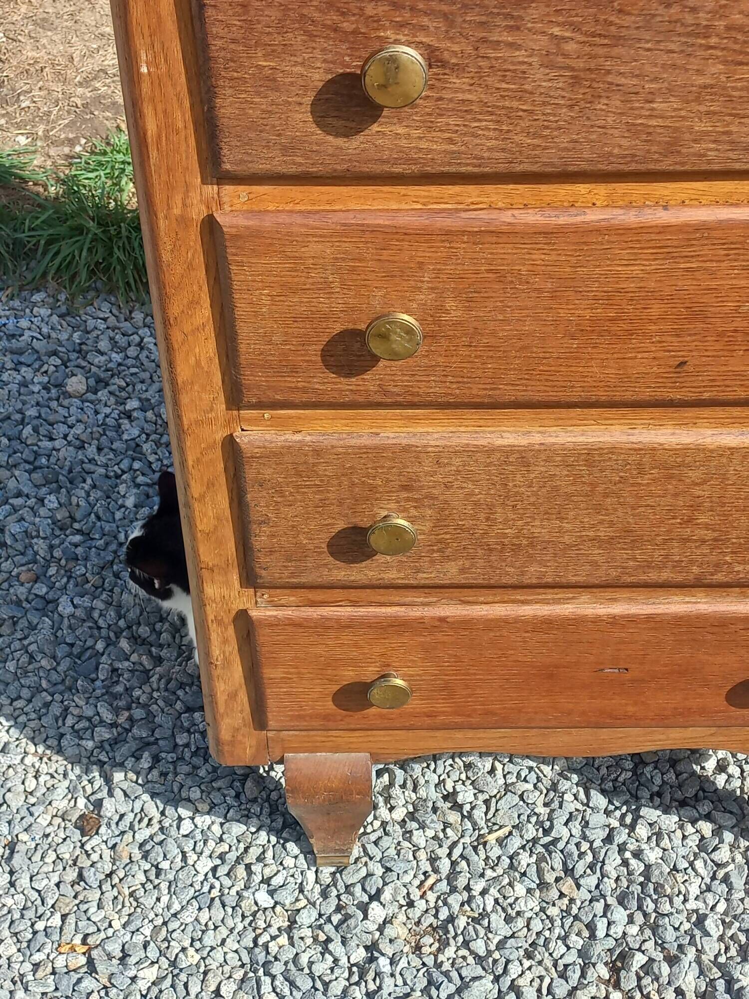 Vintage oak chest of drawers with 5 drawers from the 1950s.