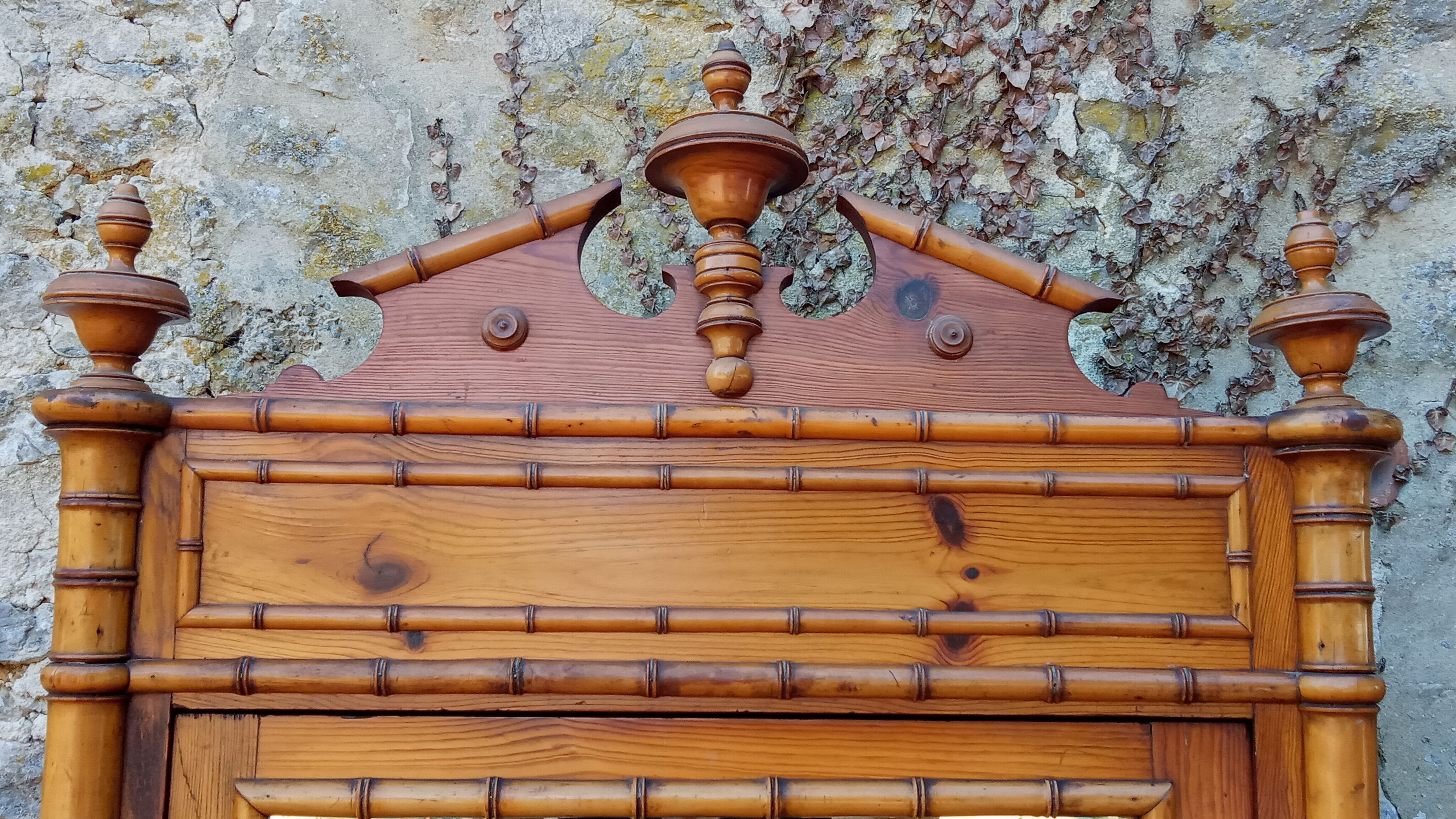 Early 20th century wardrobe in turned pine and pitch pine