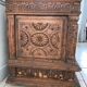 Antique coffre en bois sculpté avec motif végétal période renaissance