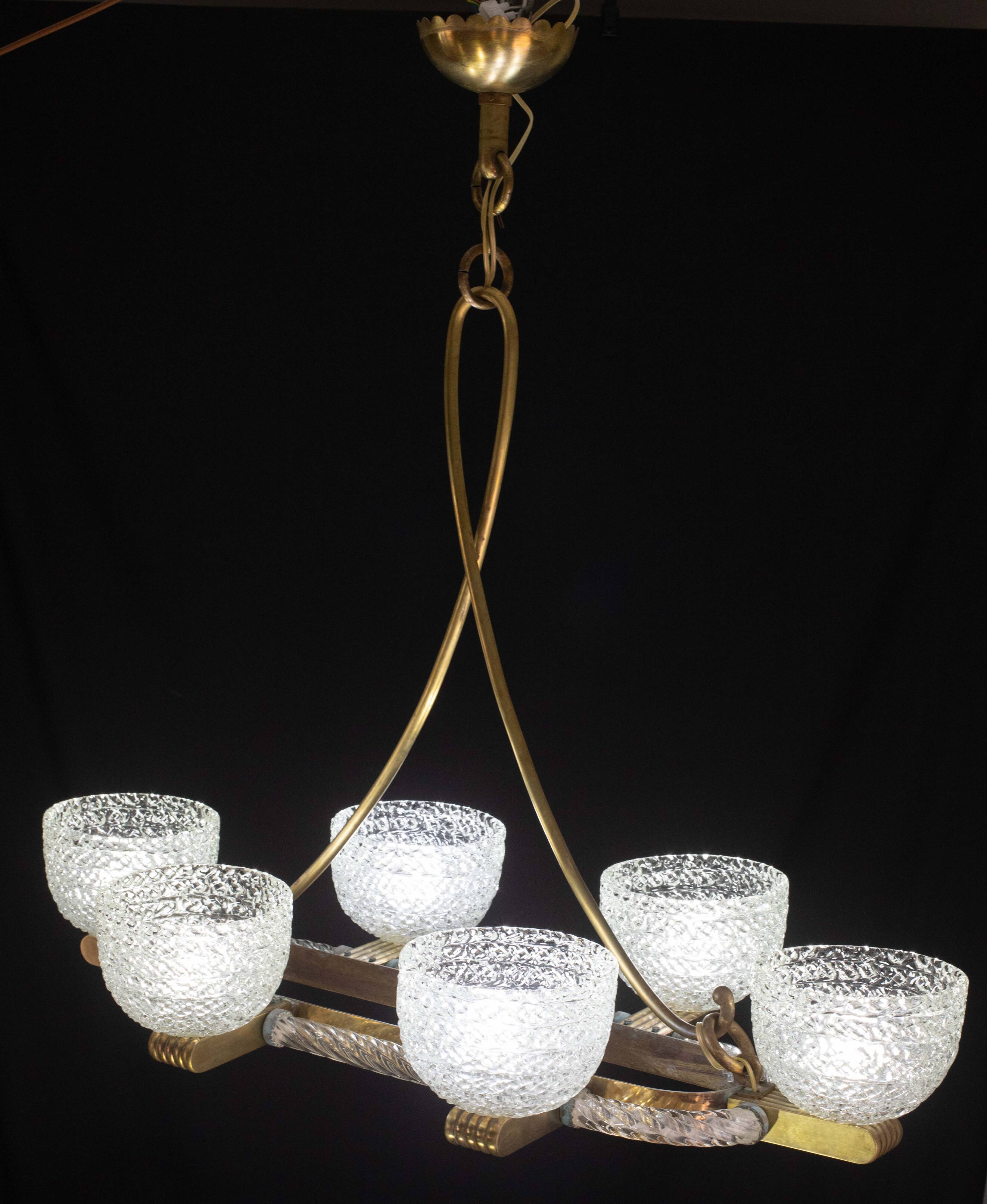 Art Decò Seguso Oval Mid-Century Six- Light Murano Glass and Brass Chandeli