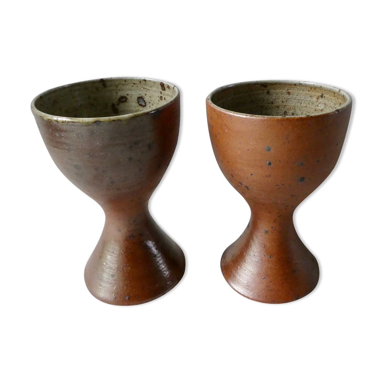 2 mazagrans forme diabolo en grès signé Nigon