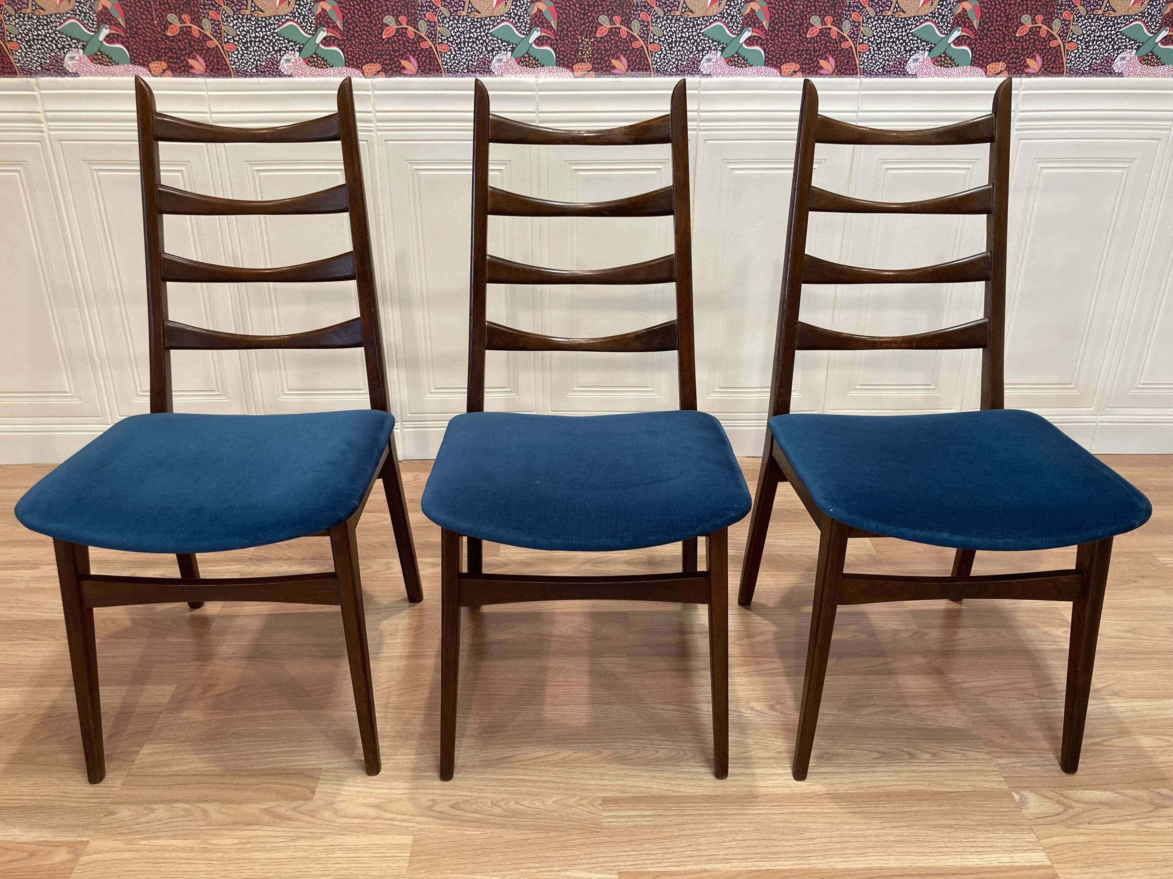 Suite de 3 chaises "design scandinave".