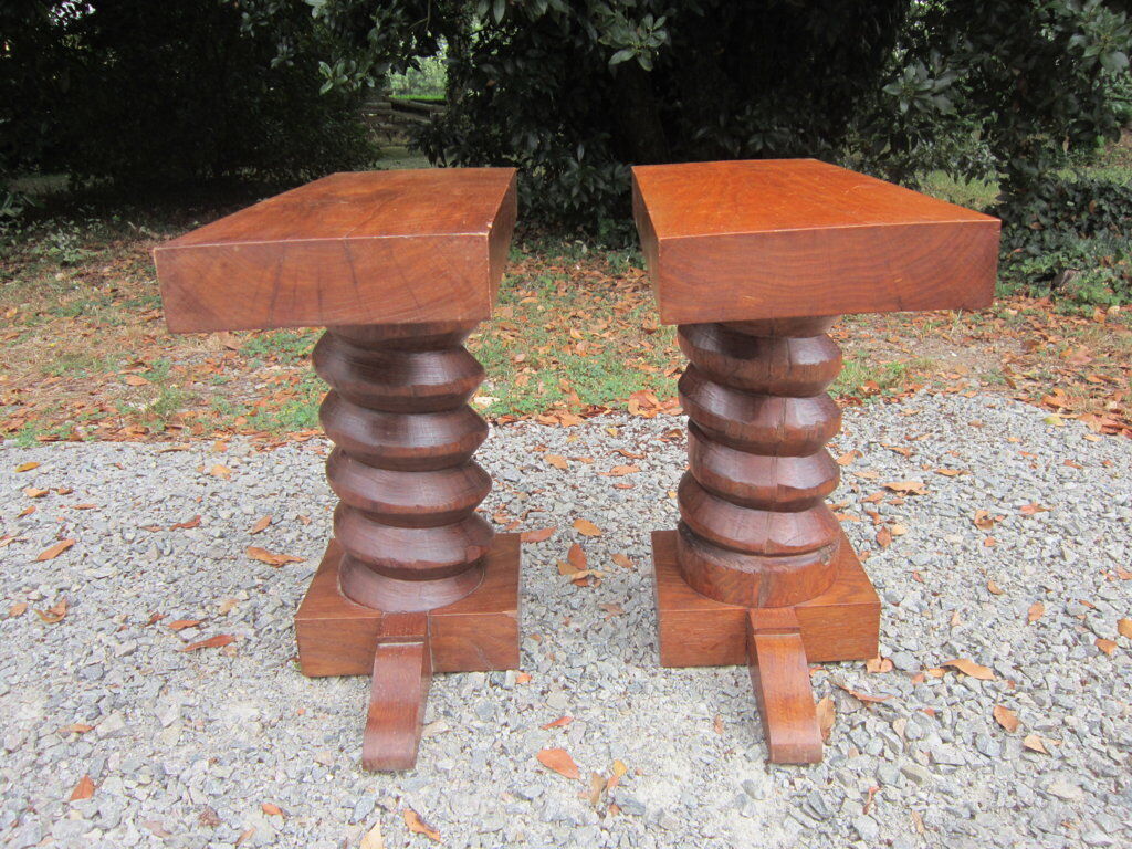 Pair of bedside tables press screws