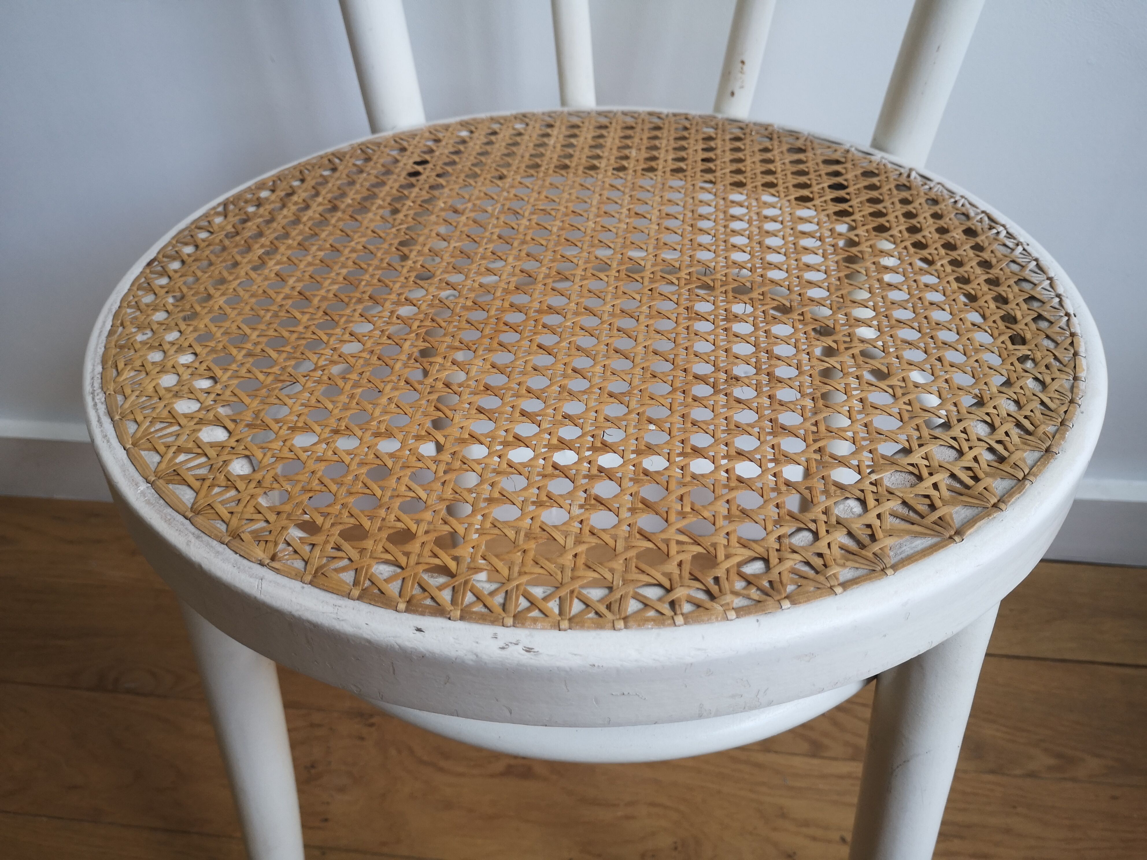 Chaise en bois et cannage