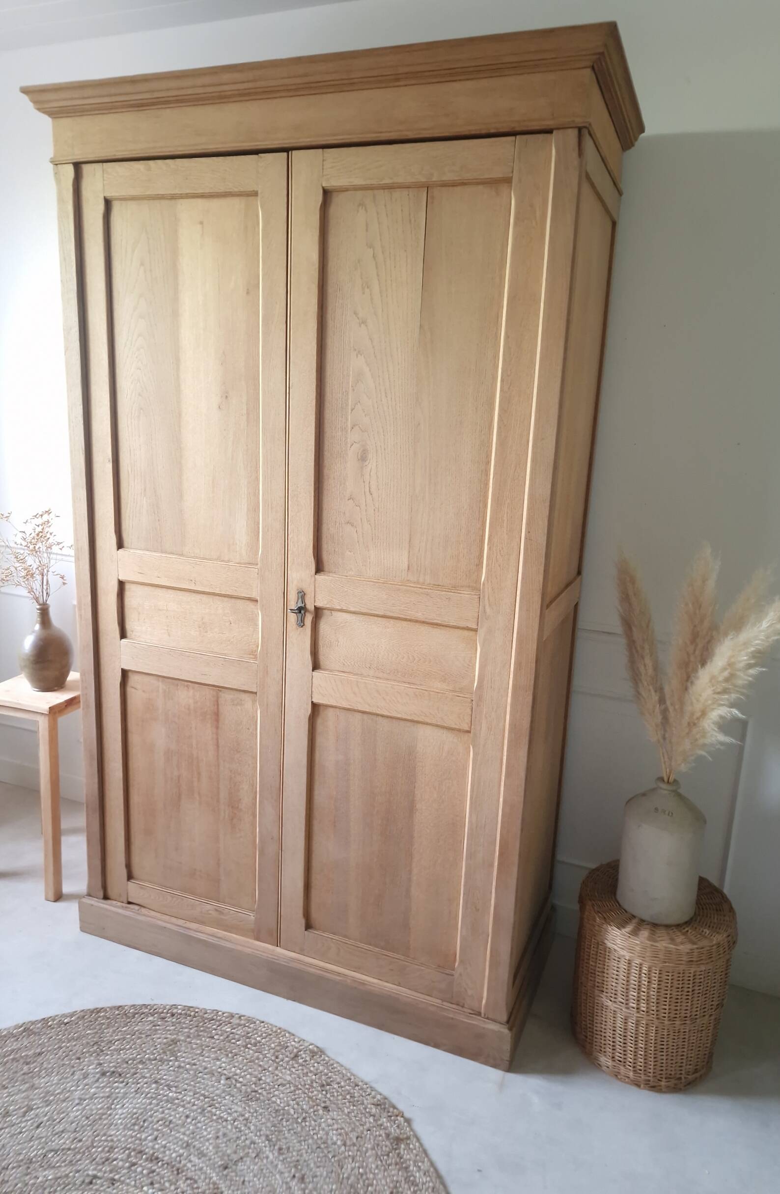 Armoire parisienne