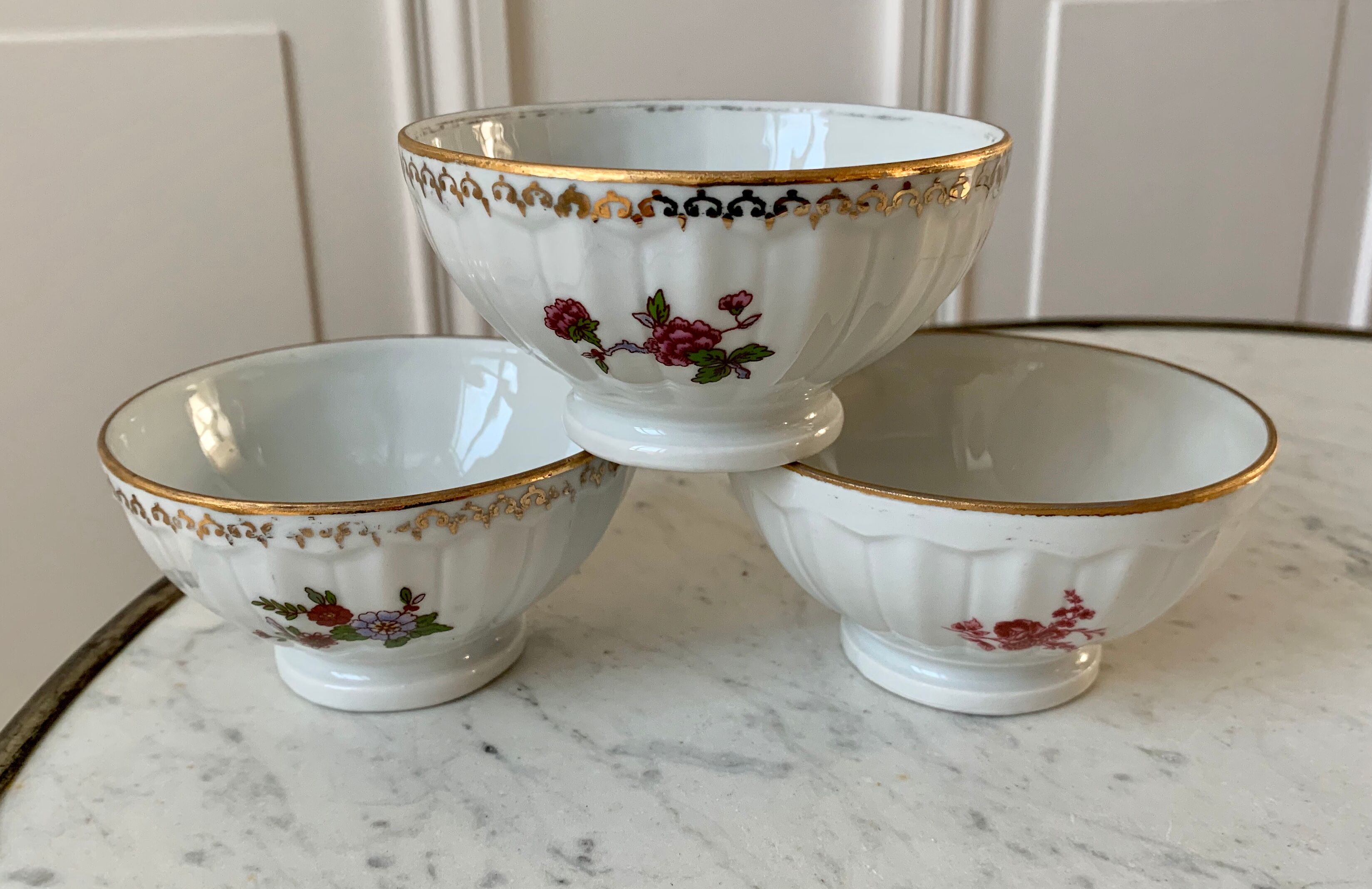 Trio de bols à fleurs en porcelaine années 50