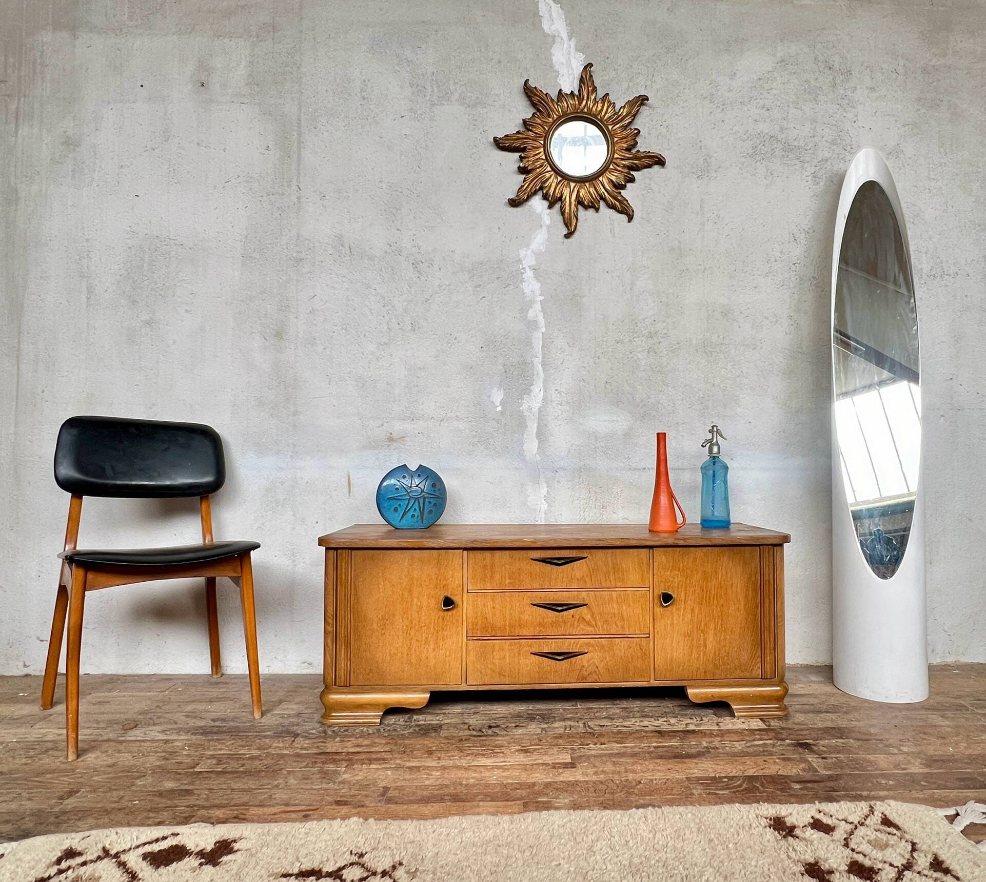 Vintage art deco style hifi TV unit