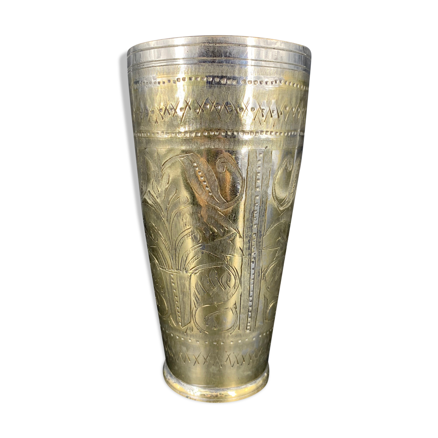 Glass in former Lassi no.5, India / Pakistan