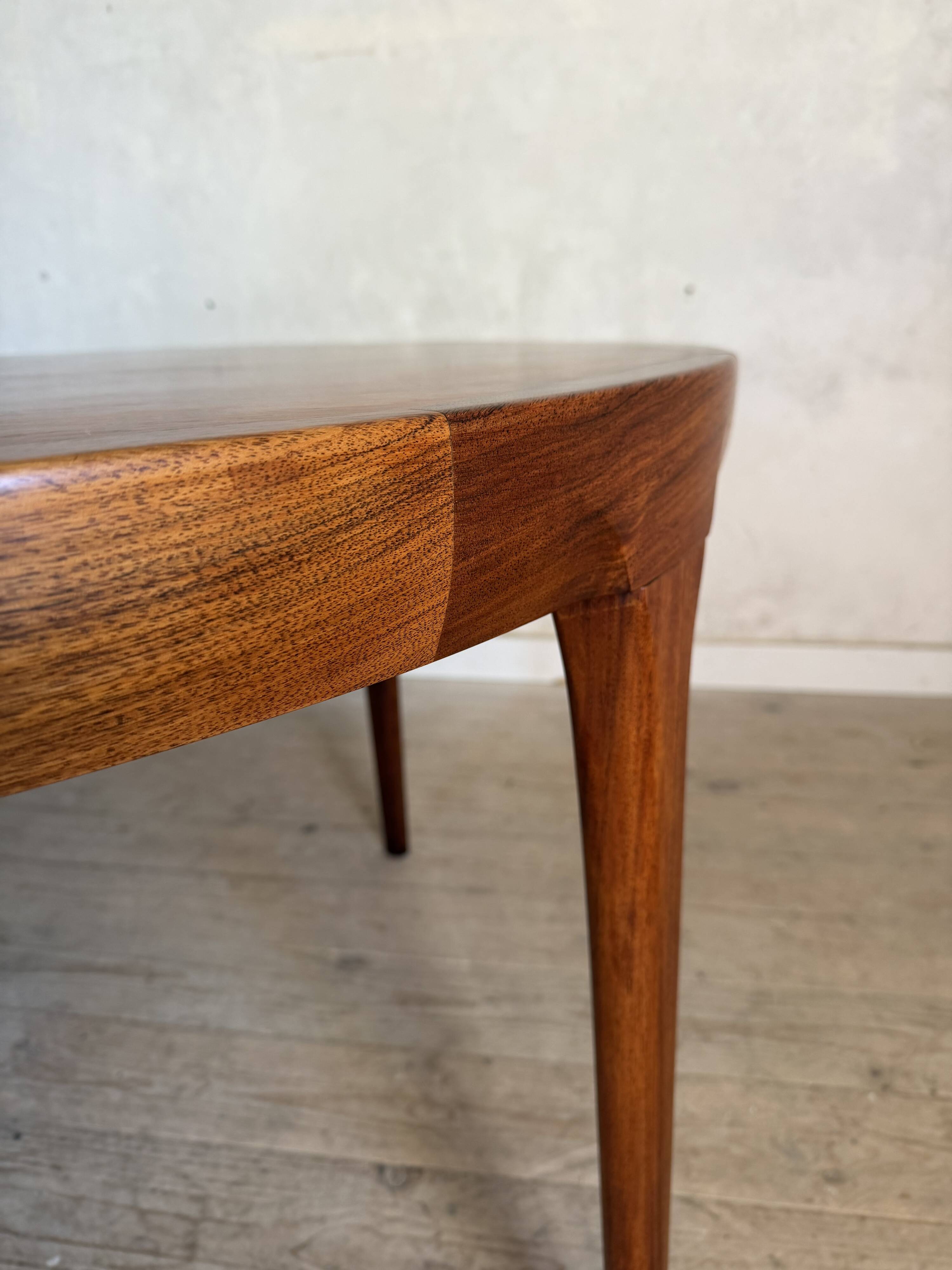 Scandinavian round table in rosewood by Ib Kofod Larsen