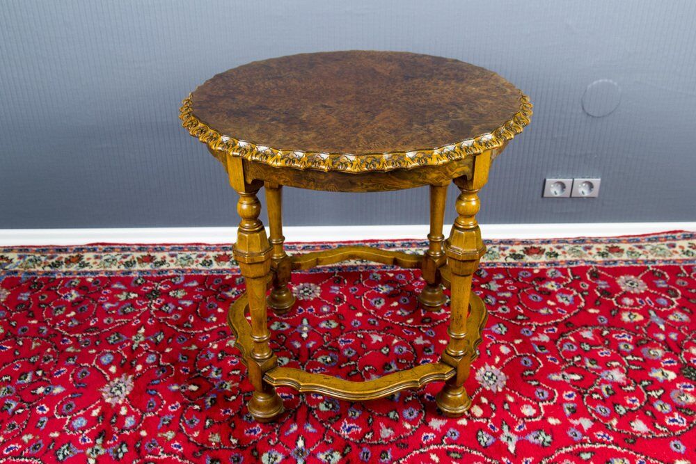 Table d’appoint ronde française en noyer de Burr, années 1920