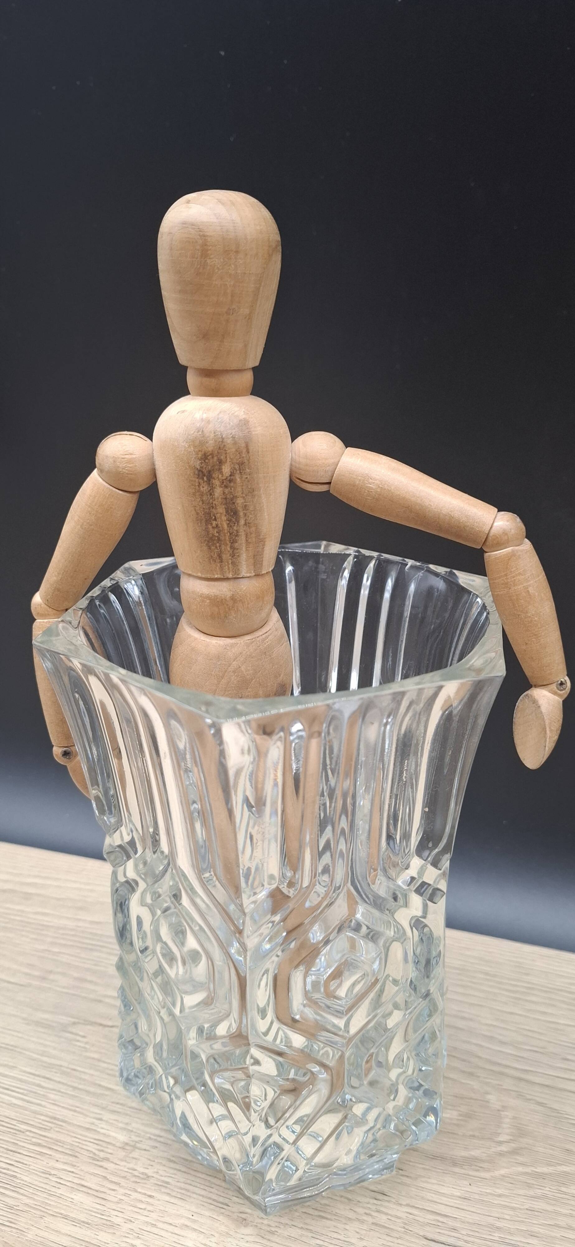 Transparent chiseled vase