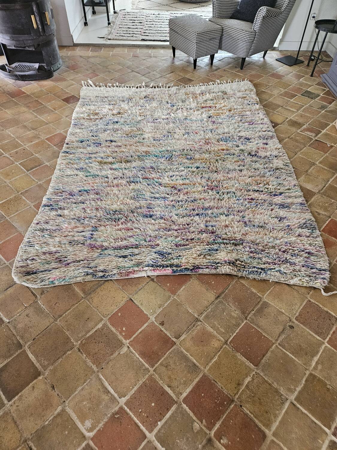 Berber boujaad rug in rustic wool 250 x 185 cm light mottled