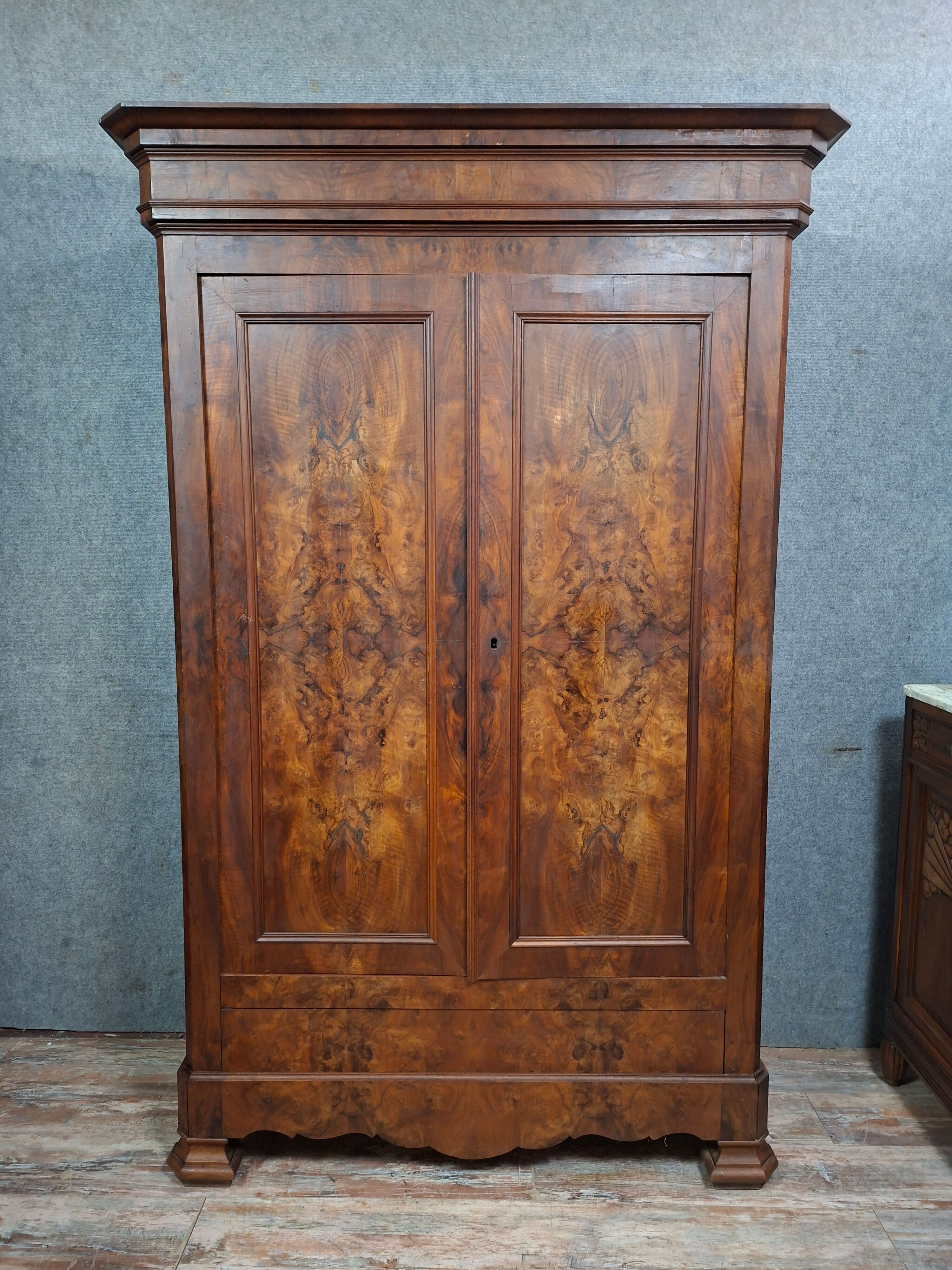 Louis-Philippe walnut burl wardrobe – 19th century period