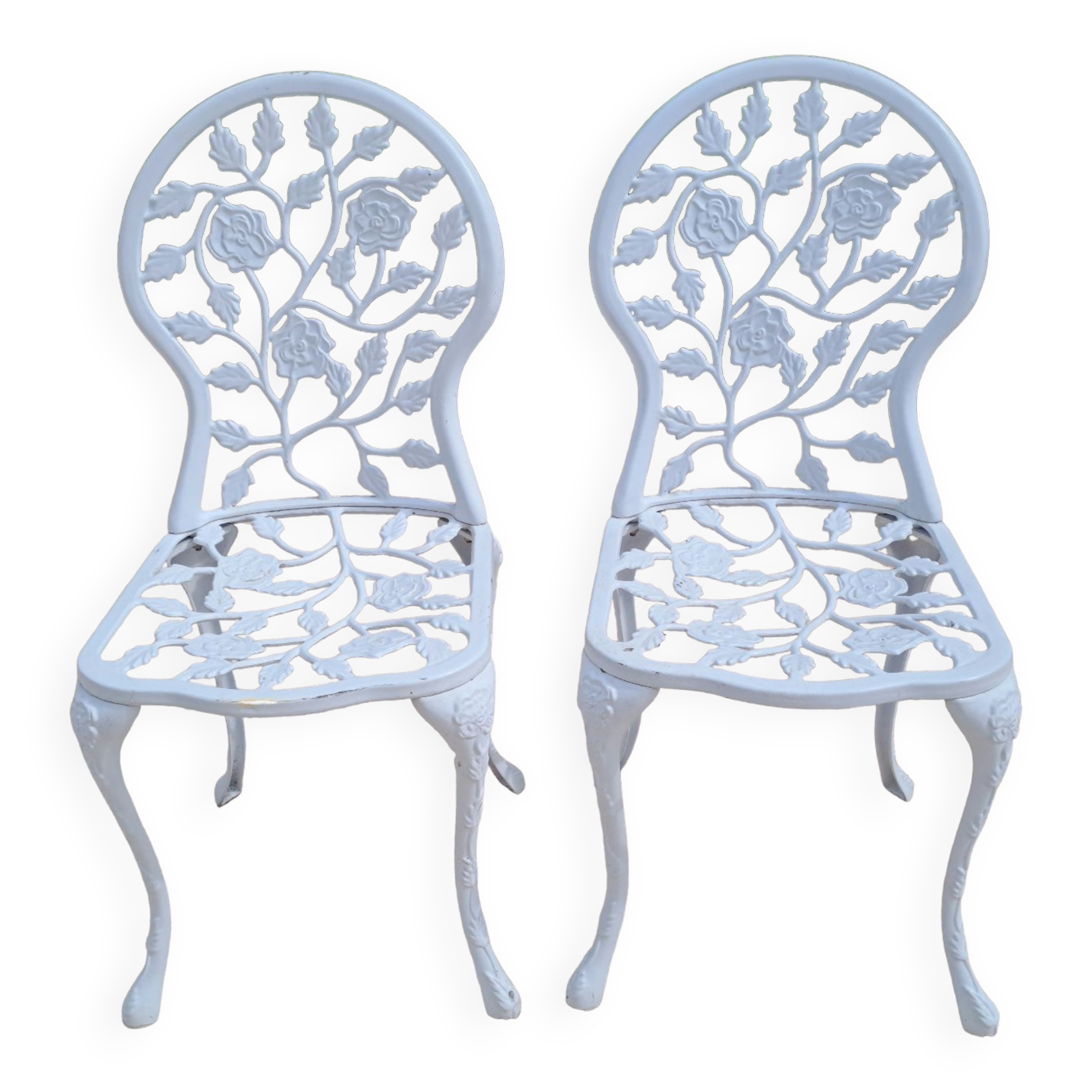 2 cast aluminum garden chairs