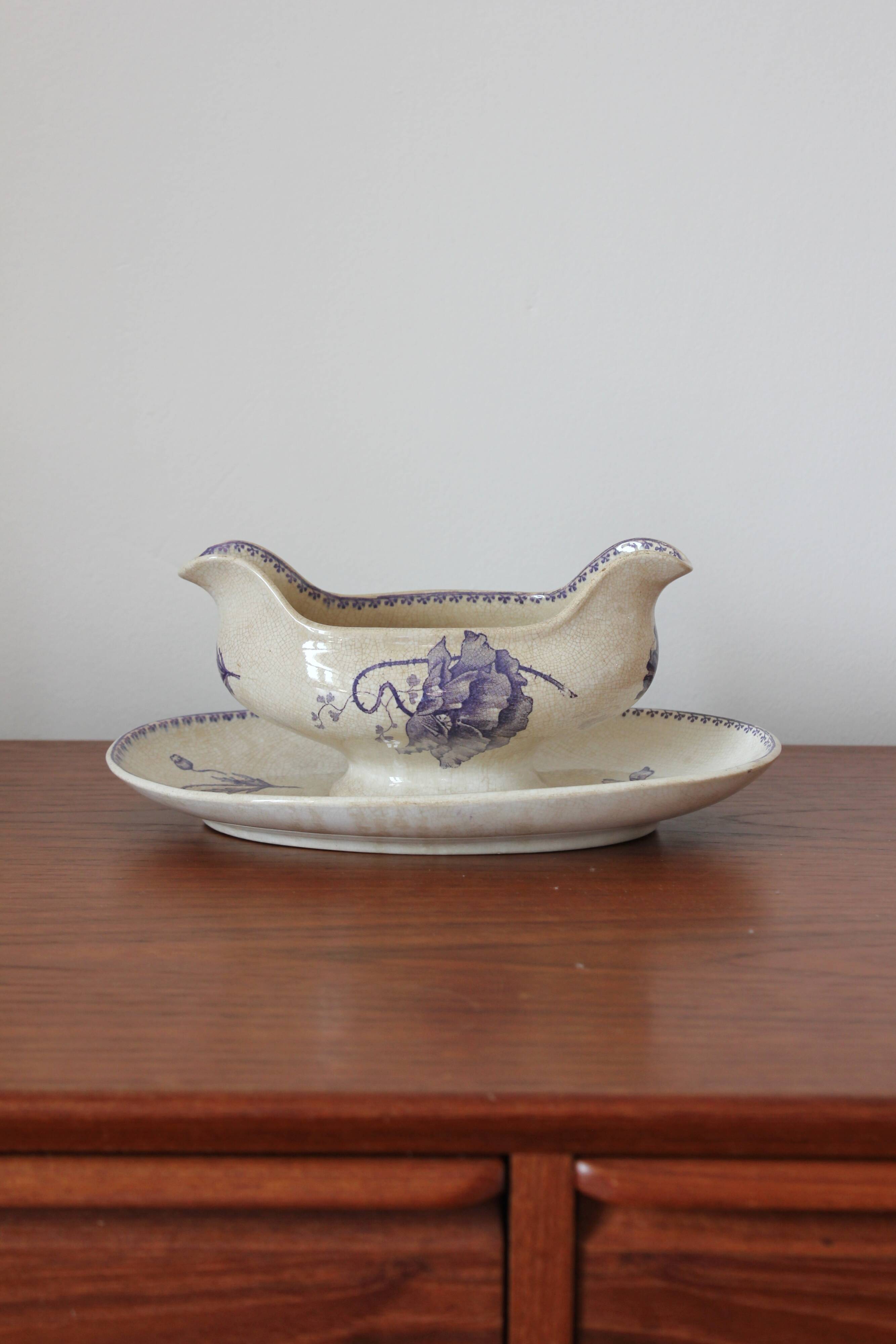 U&C Sarreguemines "Féria" iron clay sauce boat