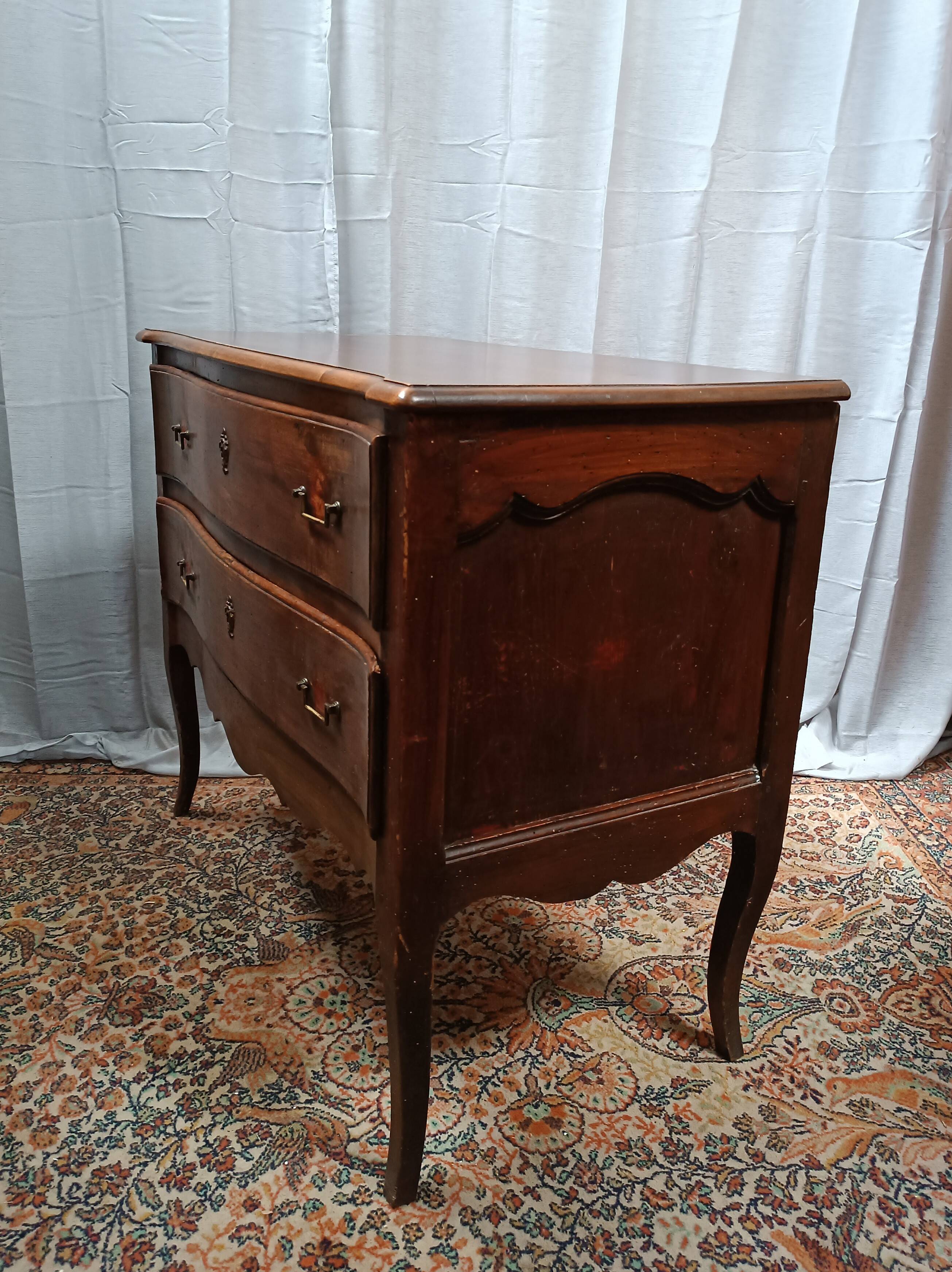 Louis XV walnut chest of drawers