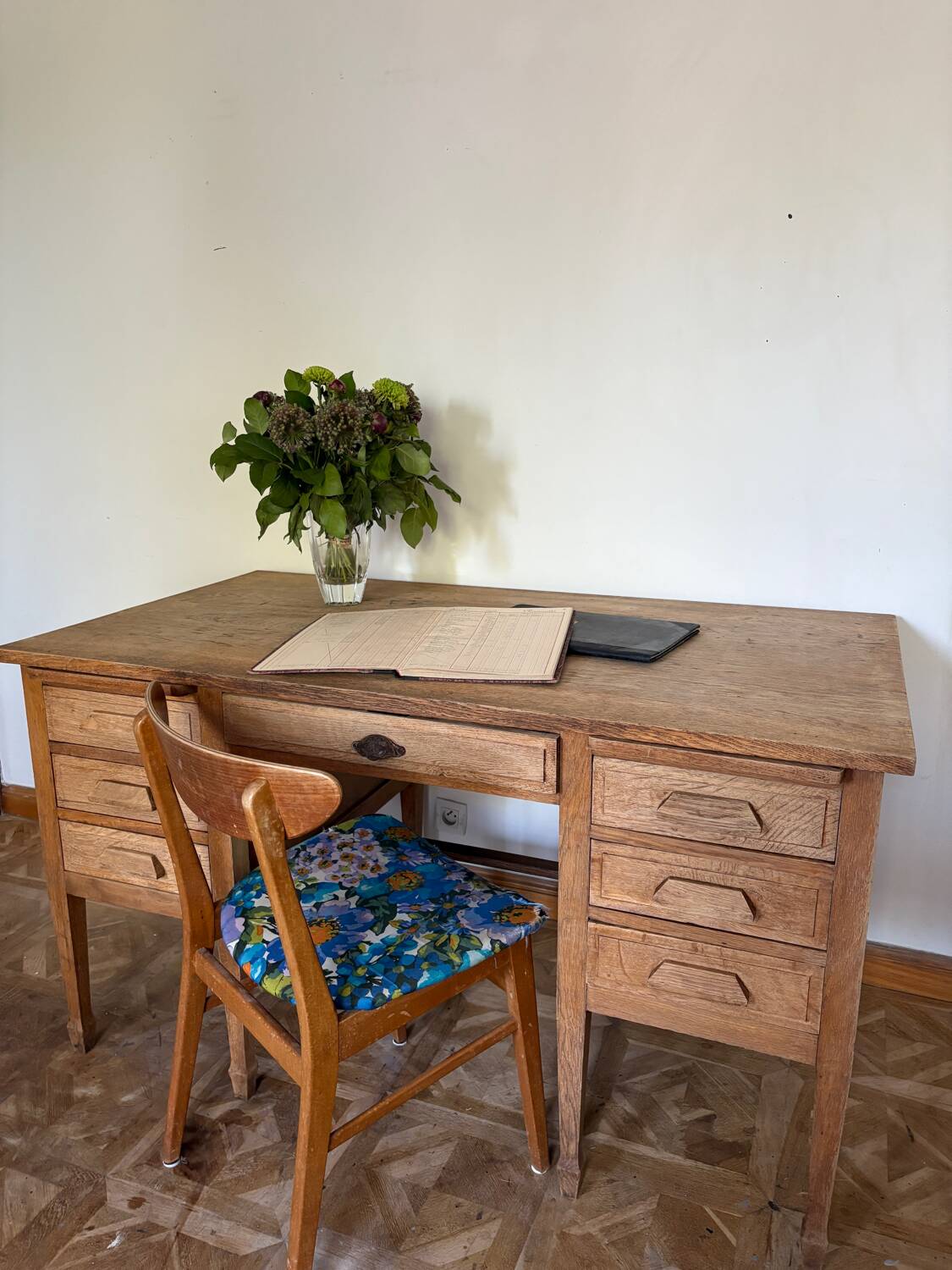 American desk in raw wood