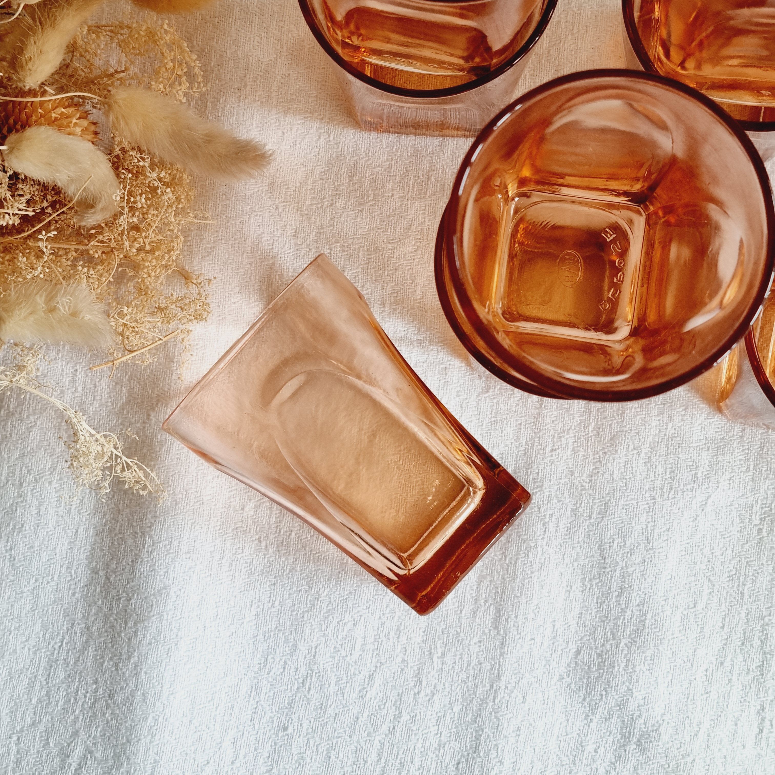 Lot de 11 verres à eau en verre rose