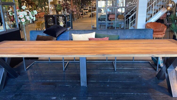 Table 350 x 100 cm chene and metal legs