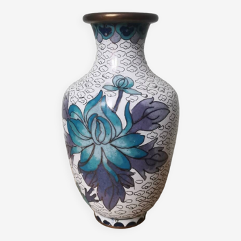 Vase laiton et émaillé cloisonné vintage motif fleurs bleues