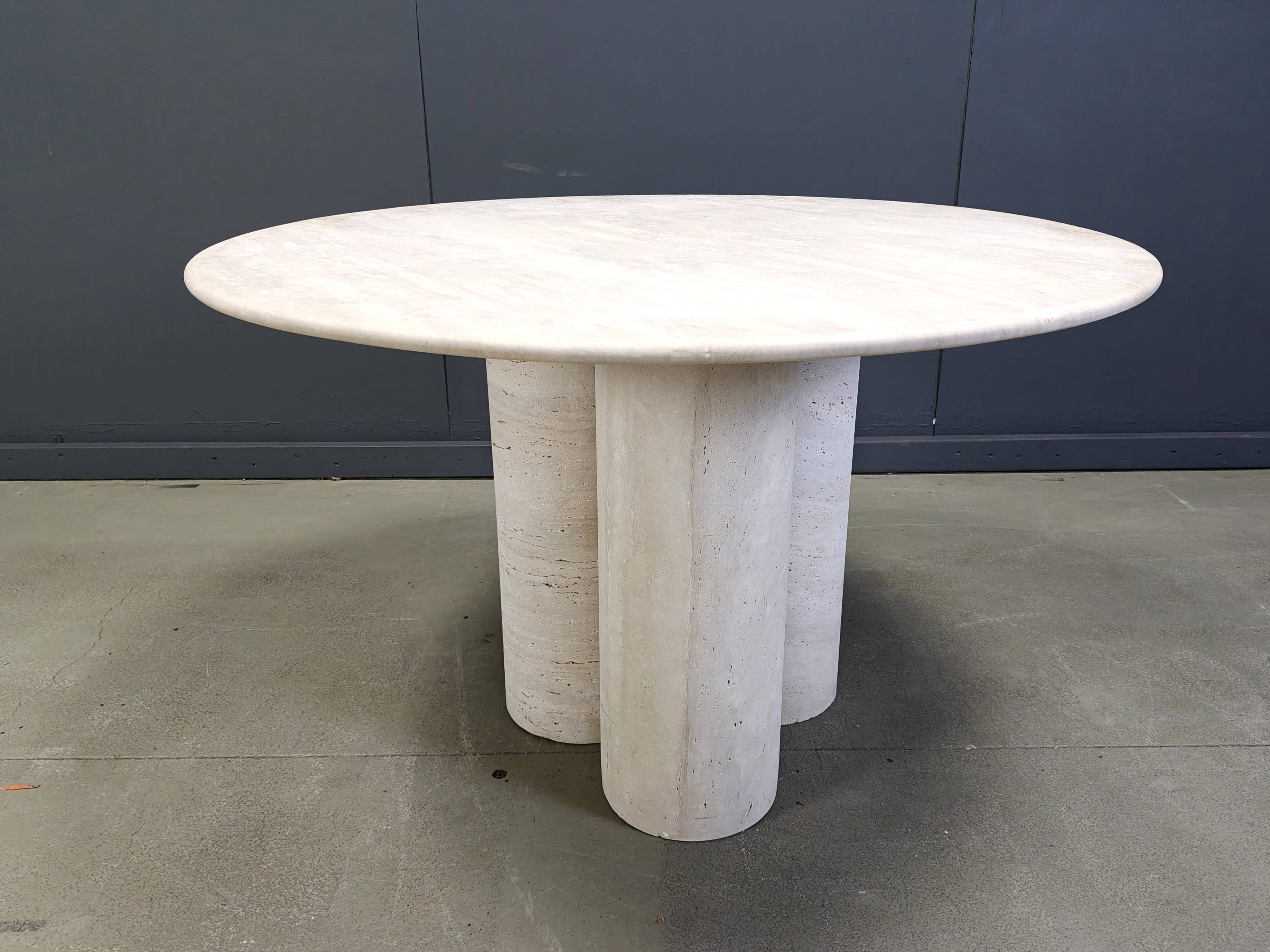 Round italian travertine dining table 1970s