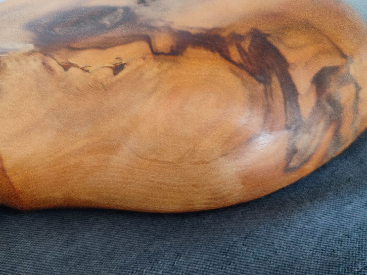 Olive wood cut shell Vintage Falcon
