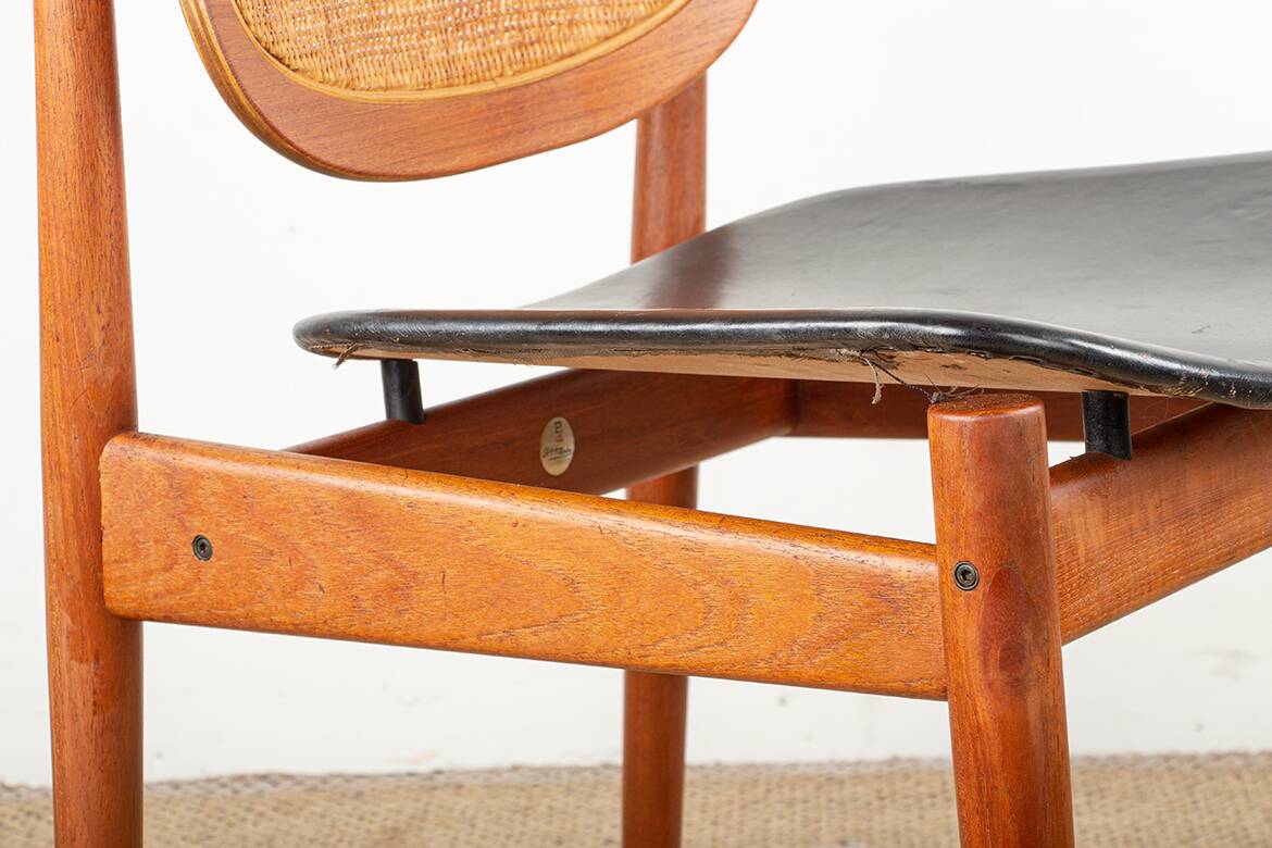 6 Danish chairs in teak, caning and leather, model FD 187 by Arne Vodder.