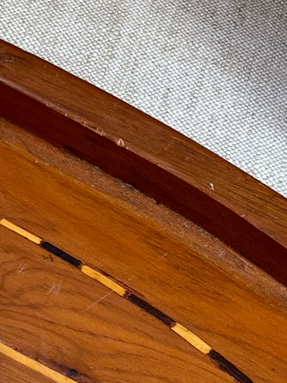 Wooden tray, inlaid decoration with marquetry and mother-of-pearl.