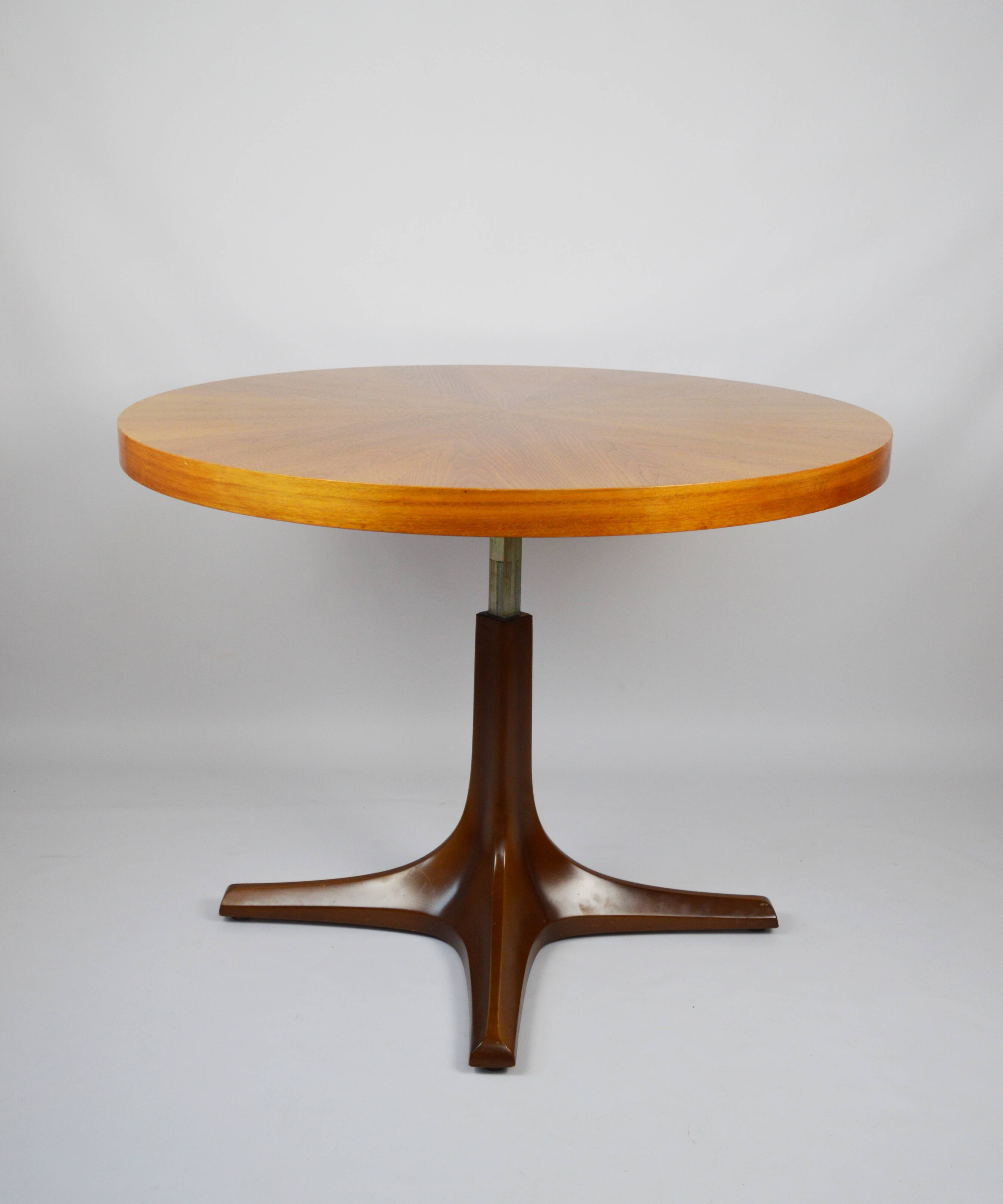Ilse Mobel round table, Germany, 1970s