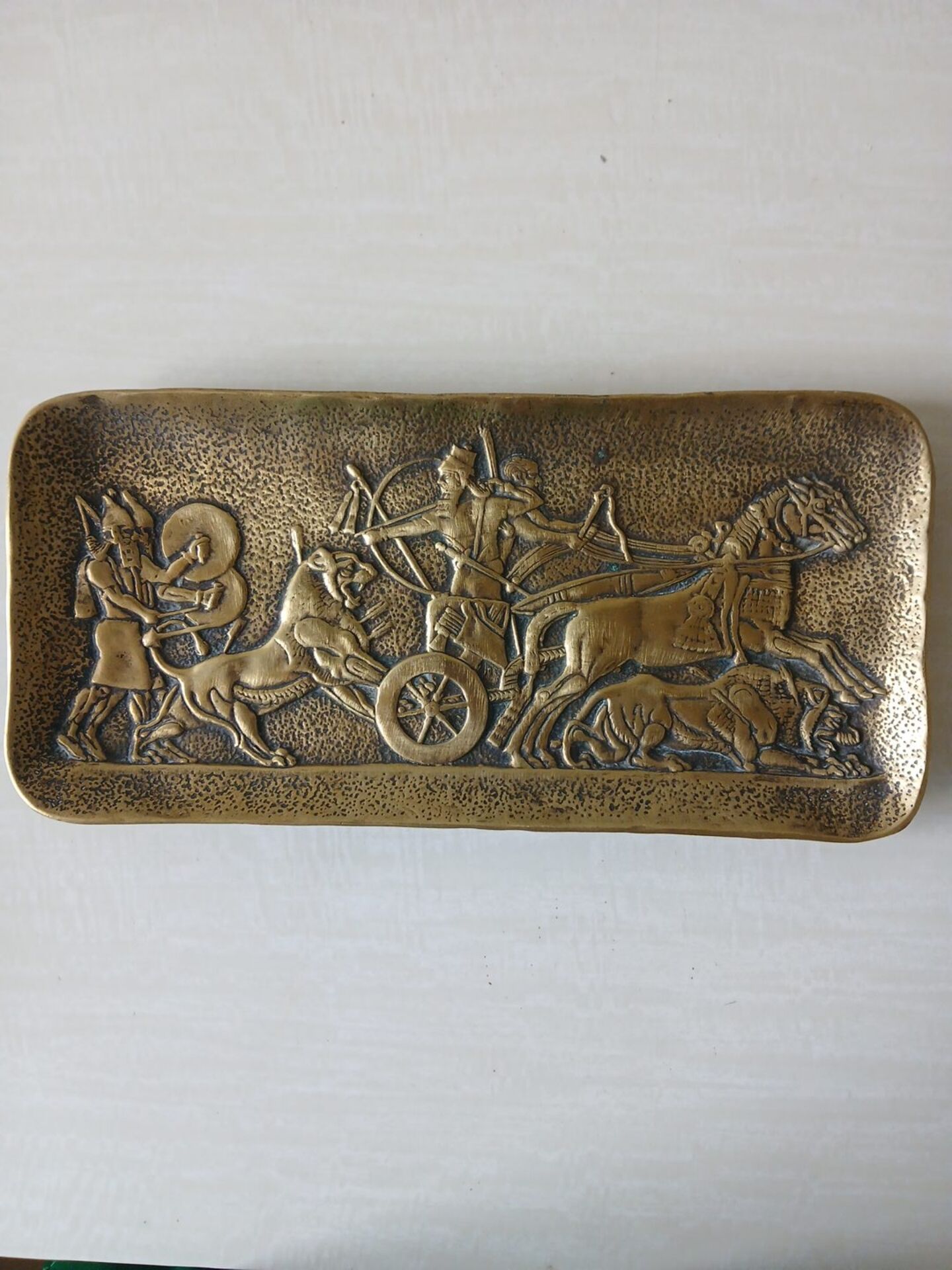 Max Le Verrier – Large bronze platter signed – Lion hunt – 28