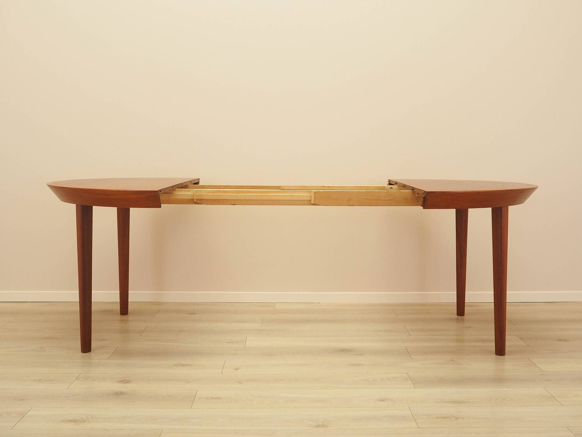 Round teak table, Danish design, 1960s, Gudme Møbelfabrik, Ole Hald