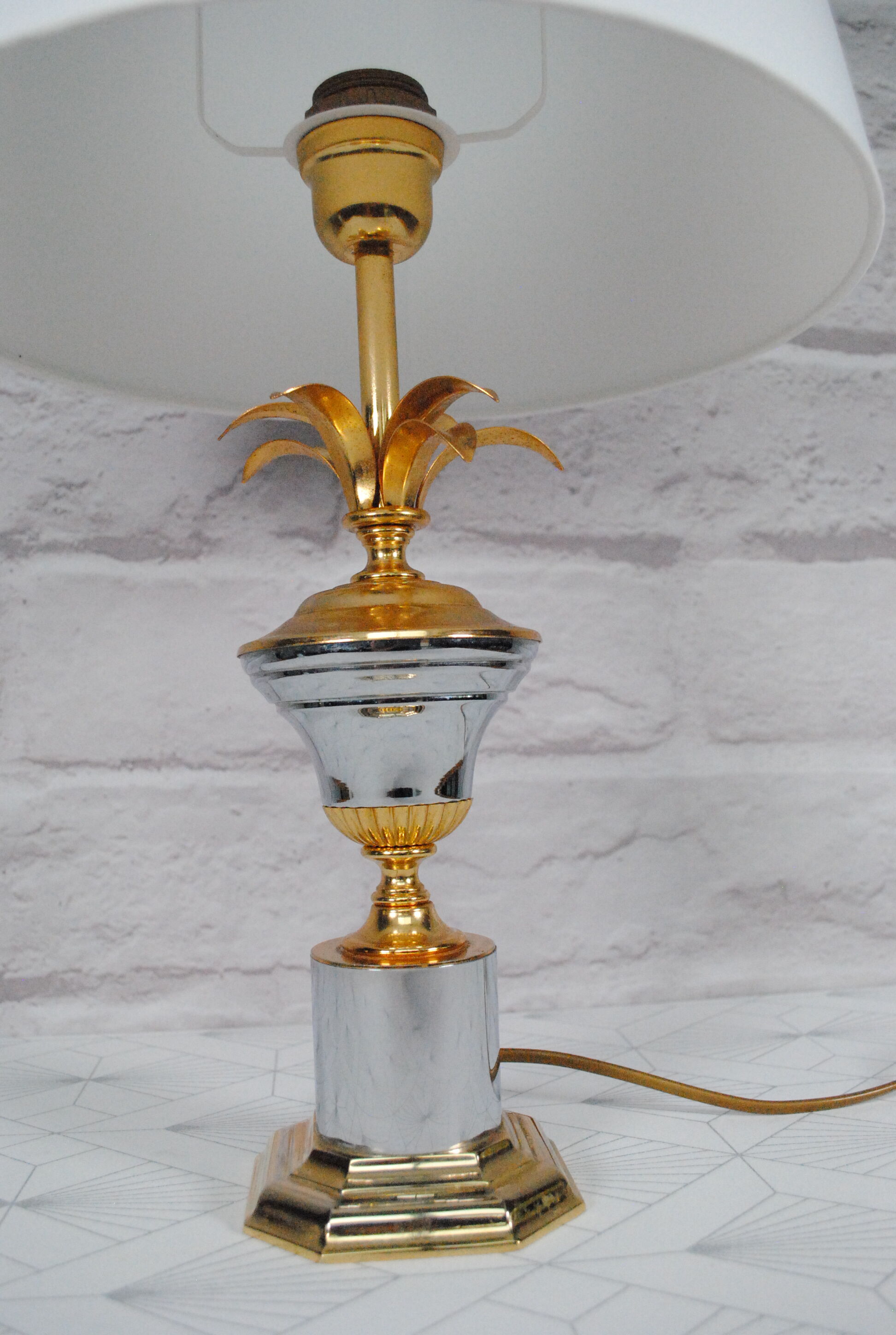 Massive palm lamp, 1970s