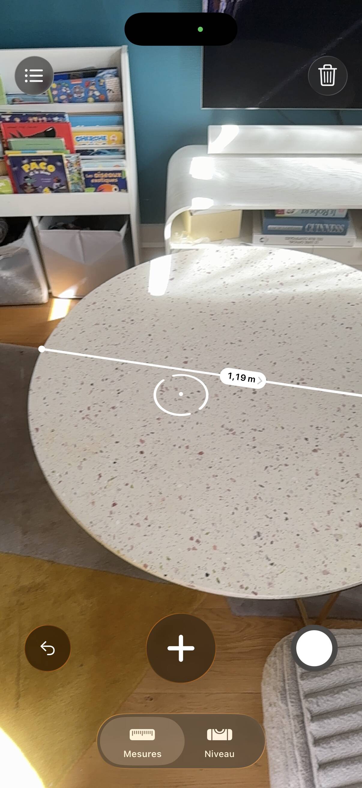 Table basse ronde en terrazzo