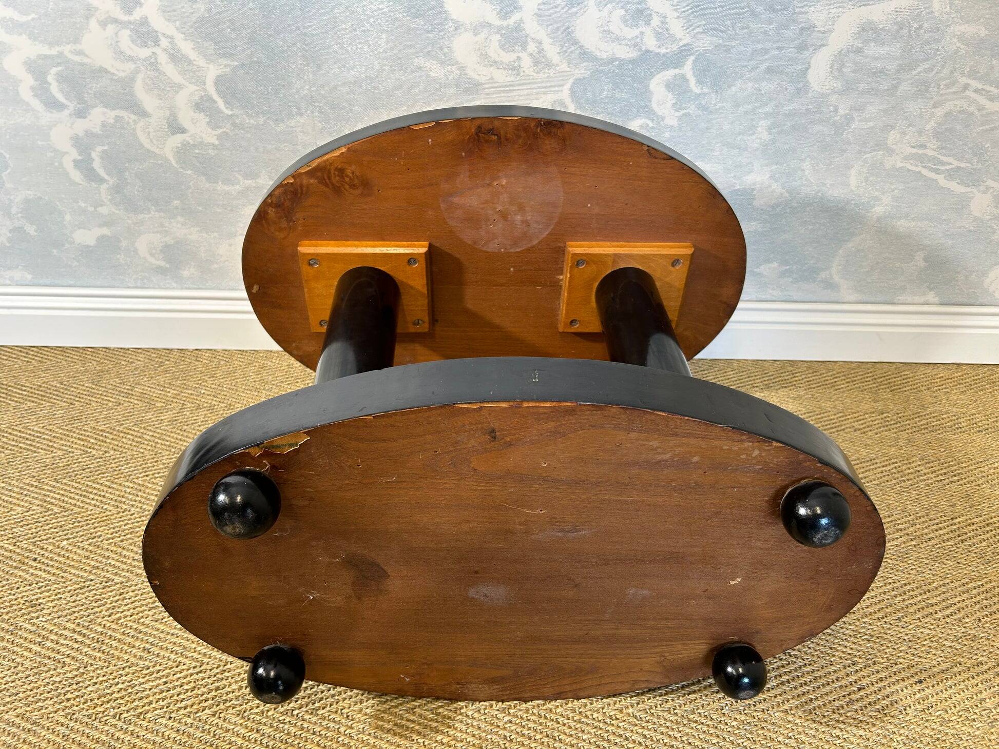 Art Deco side table with walnut burl veneer, France, 1930s.