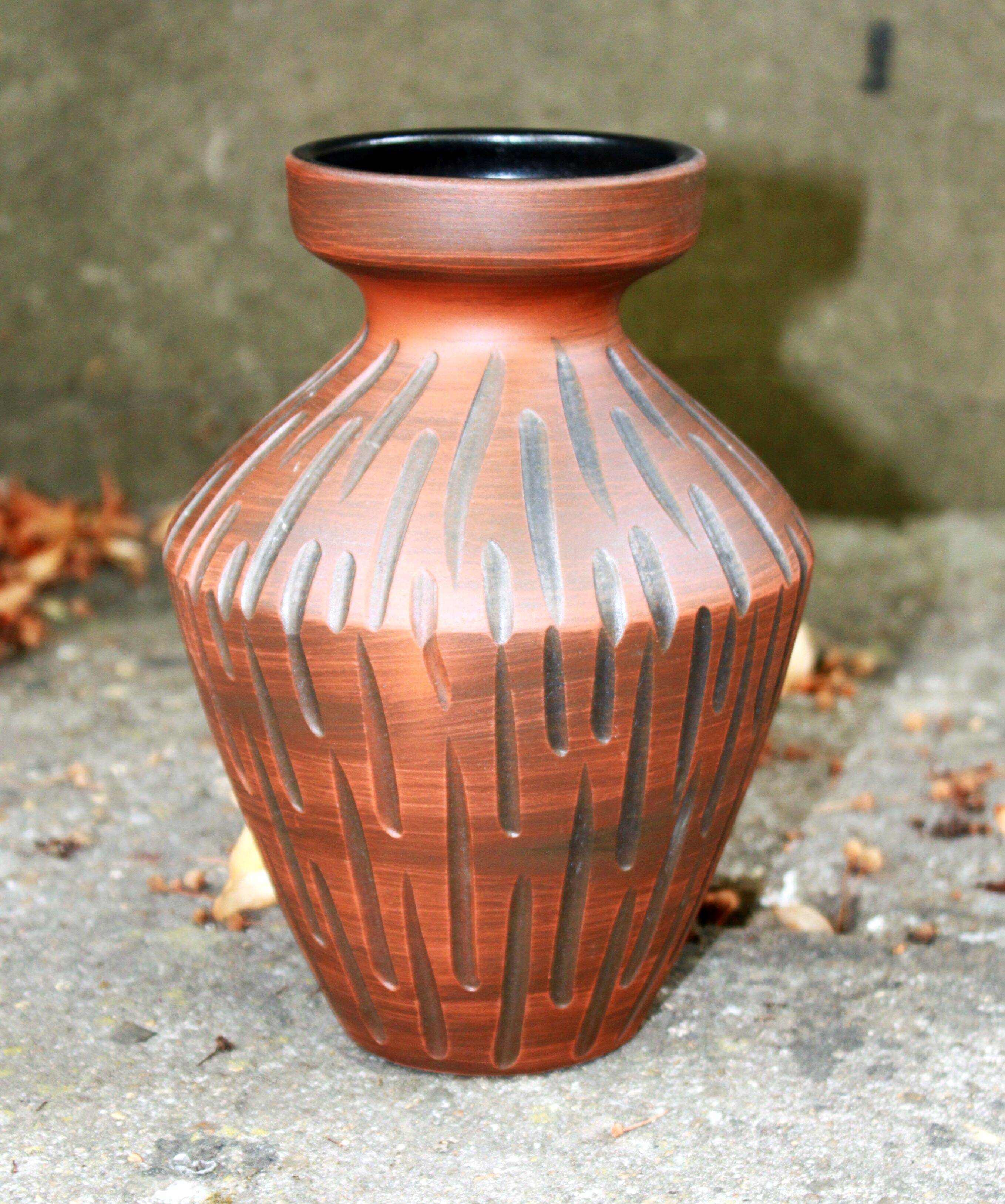 Ilkra Eldelkeramik vase, red clay, 60.