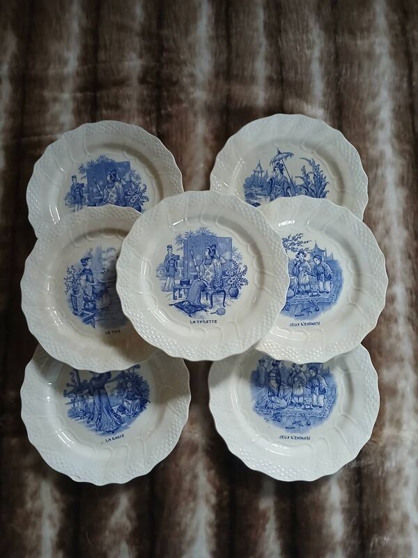 7 assiettes à dessert anciennes en Terre de fer