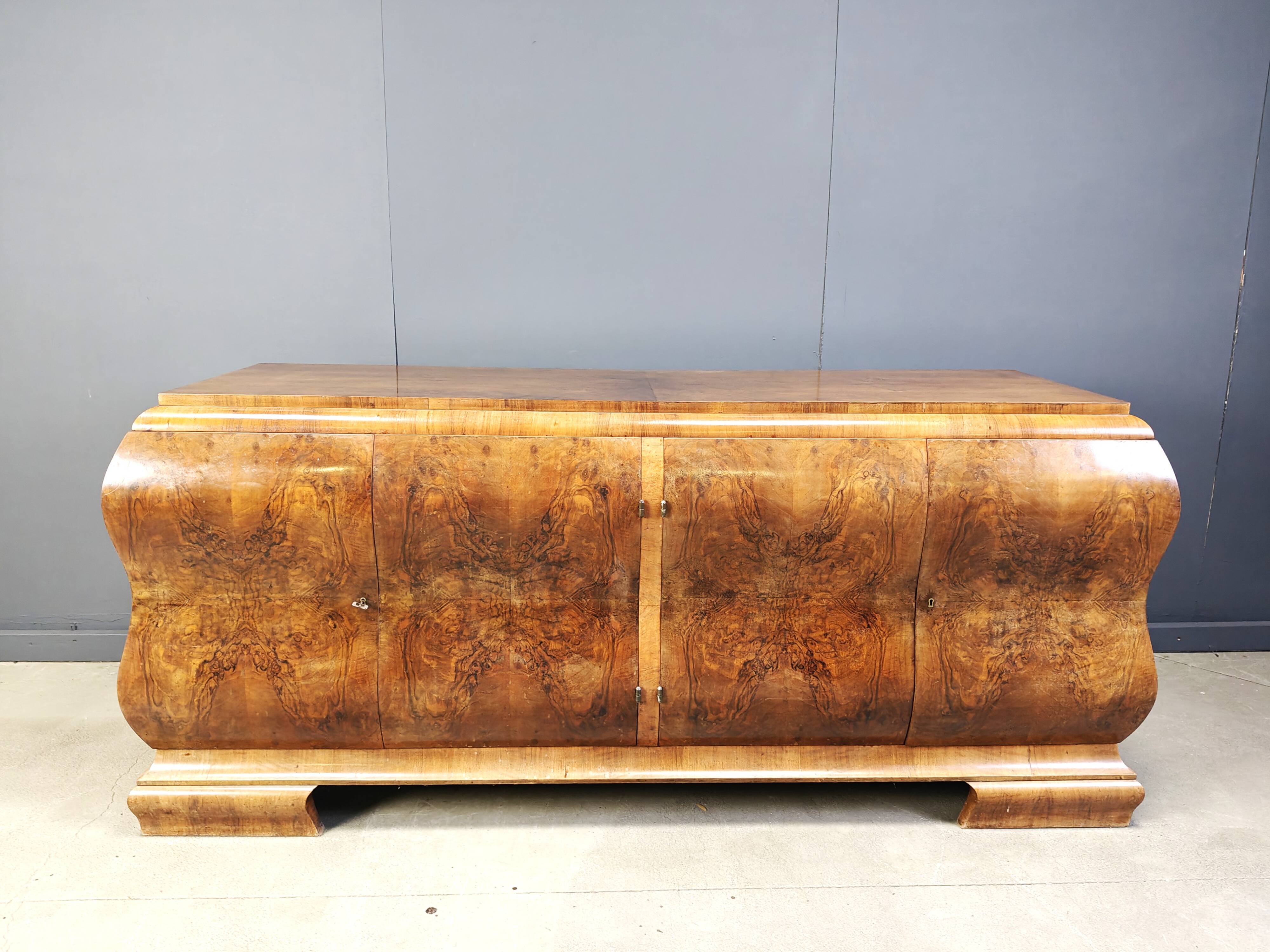 Art deco credenza in Walnut burl, 1930s