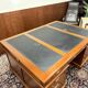 Grand bureau Chesterfield anglais classique Partnerdesk