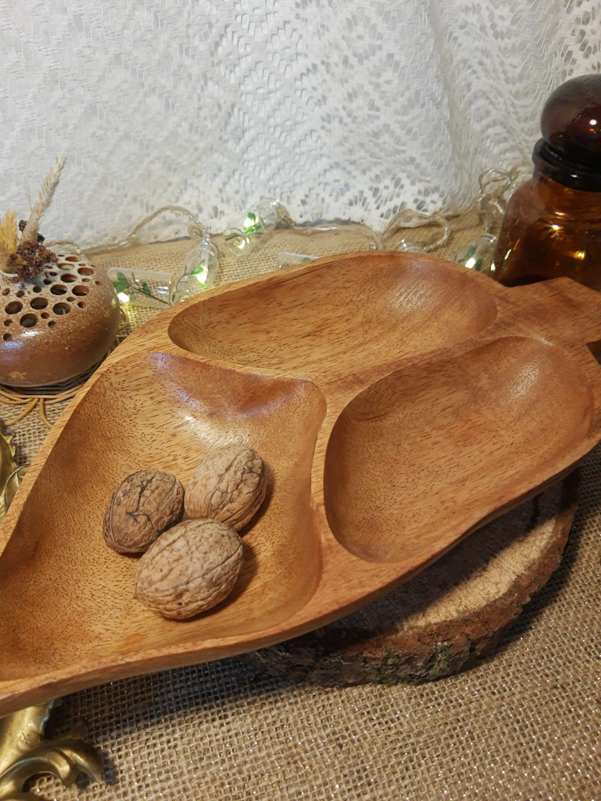 Wooden aperitif tray, leaf-shaped / empty vintage pocket