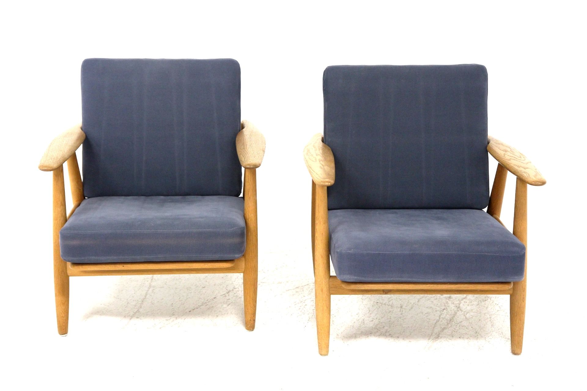 Pair of armchairs "Cigar chair GE 240" Hans J. Wegner Denmark, 1960